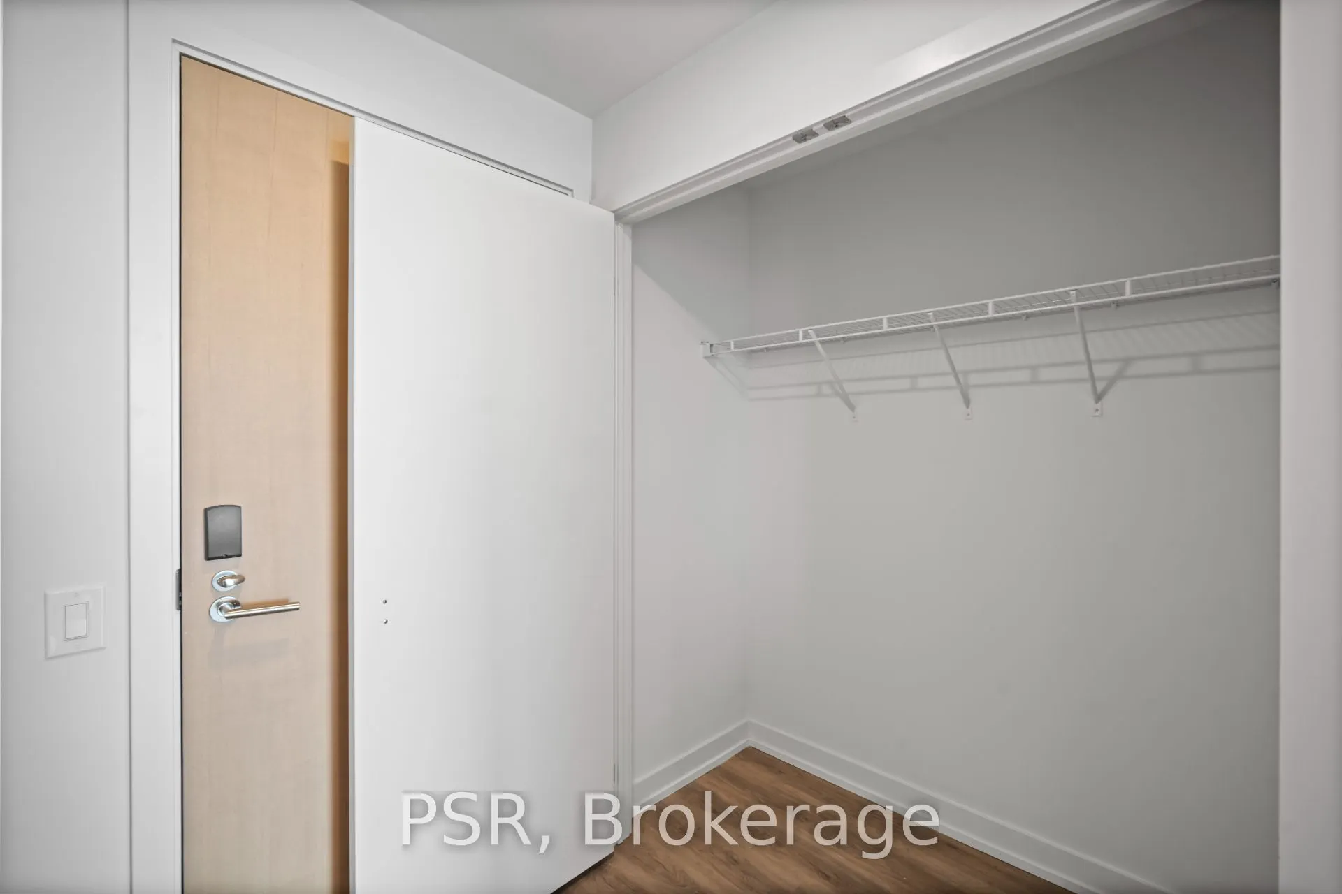 4235 Confederation Parkway, #3511