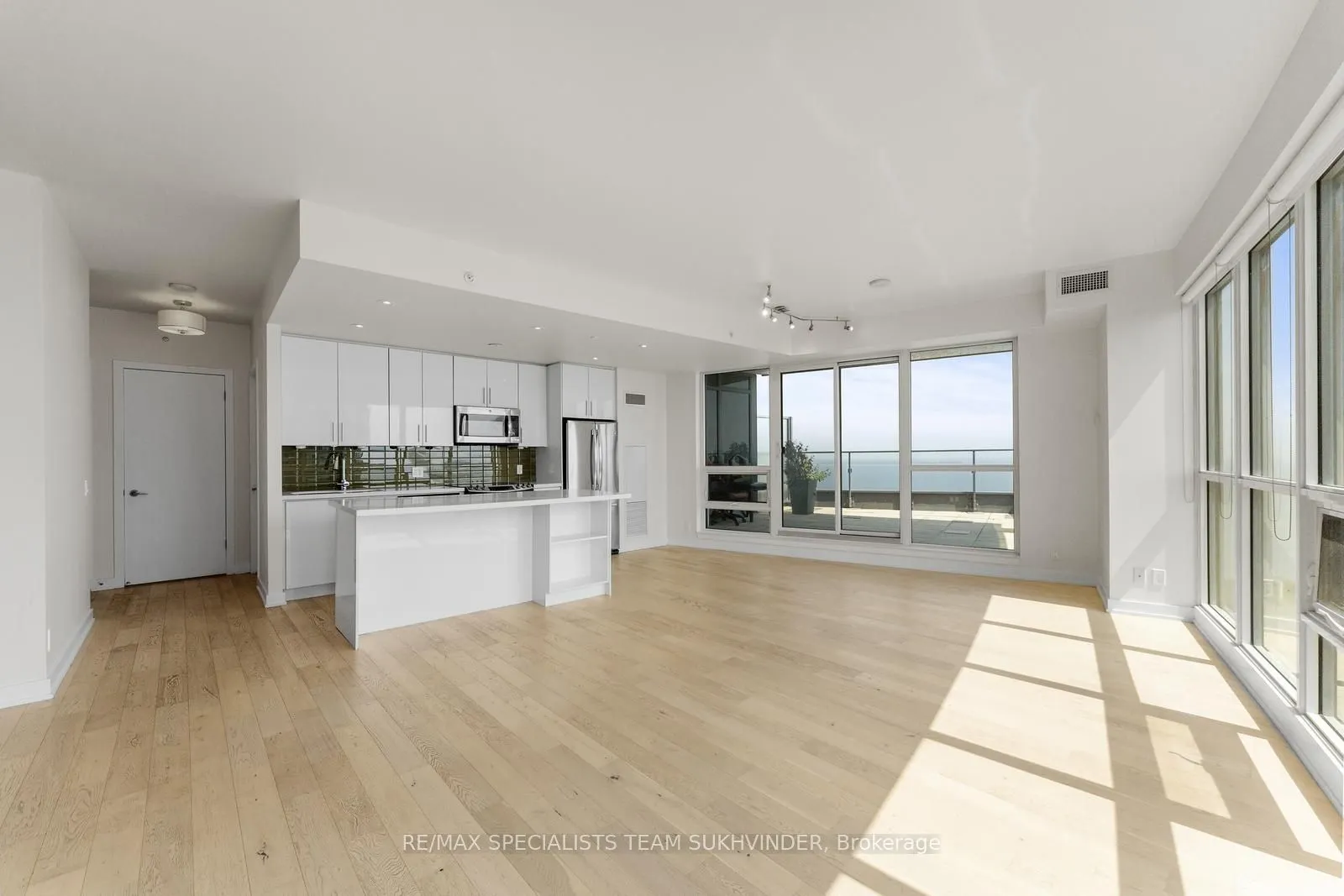 2212 Lakeshore Boulevard, #Lph03