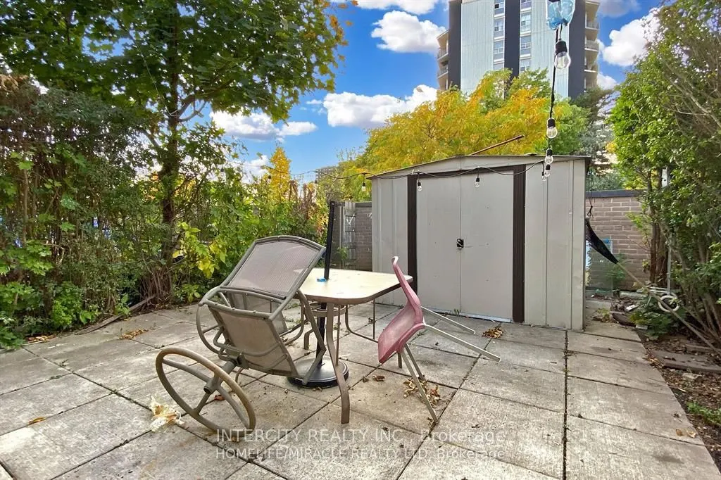 61 Driftwood Avenue, #7