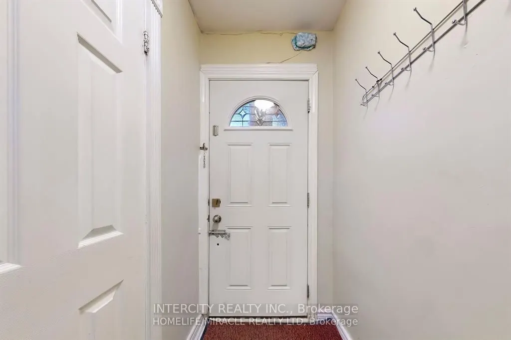 61 Driftwood Avenue, #7