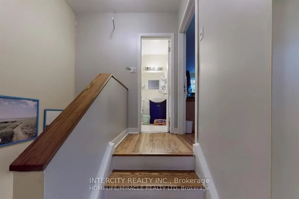 61 Driftwood Avenue, #7
