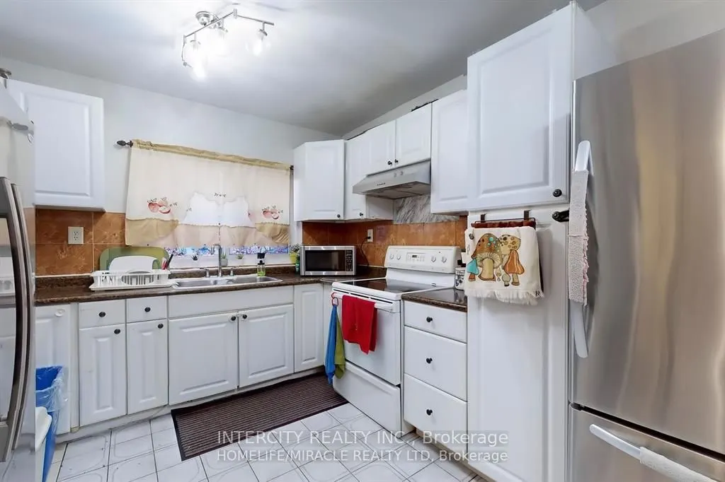 61 Driftwood Avenue, #7