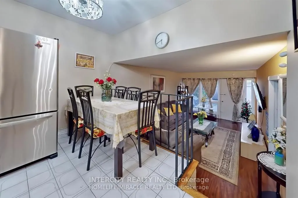 61 Driftwood Avenue, #7