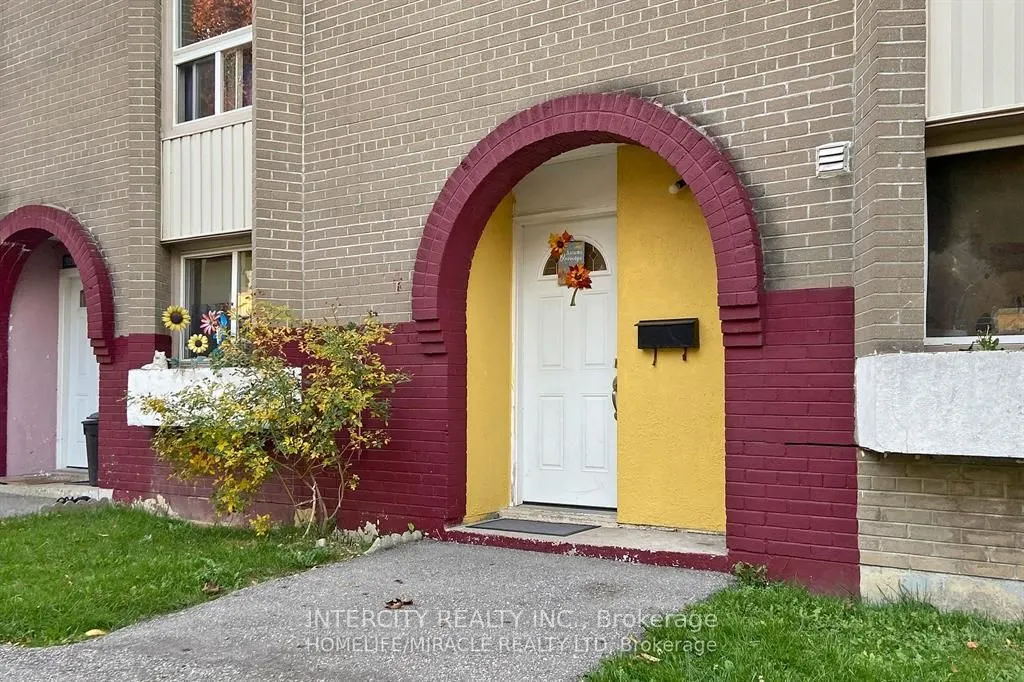 61 Driftwood Avenue, #7