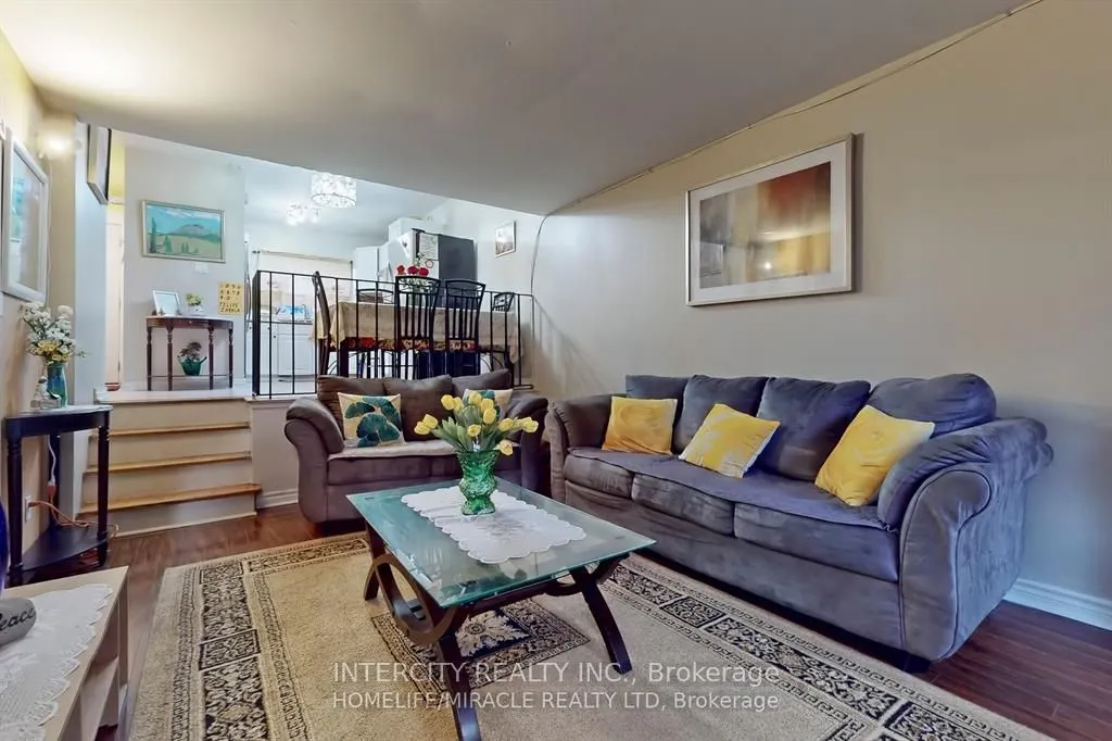 61 Driftwood Avenue, #7