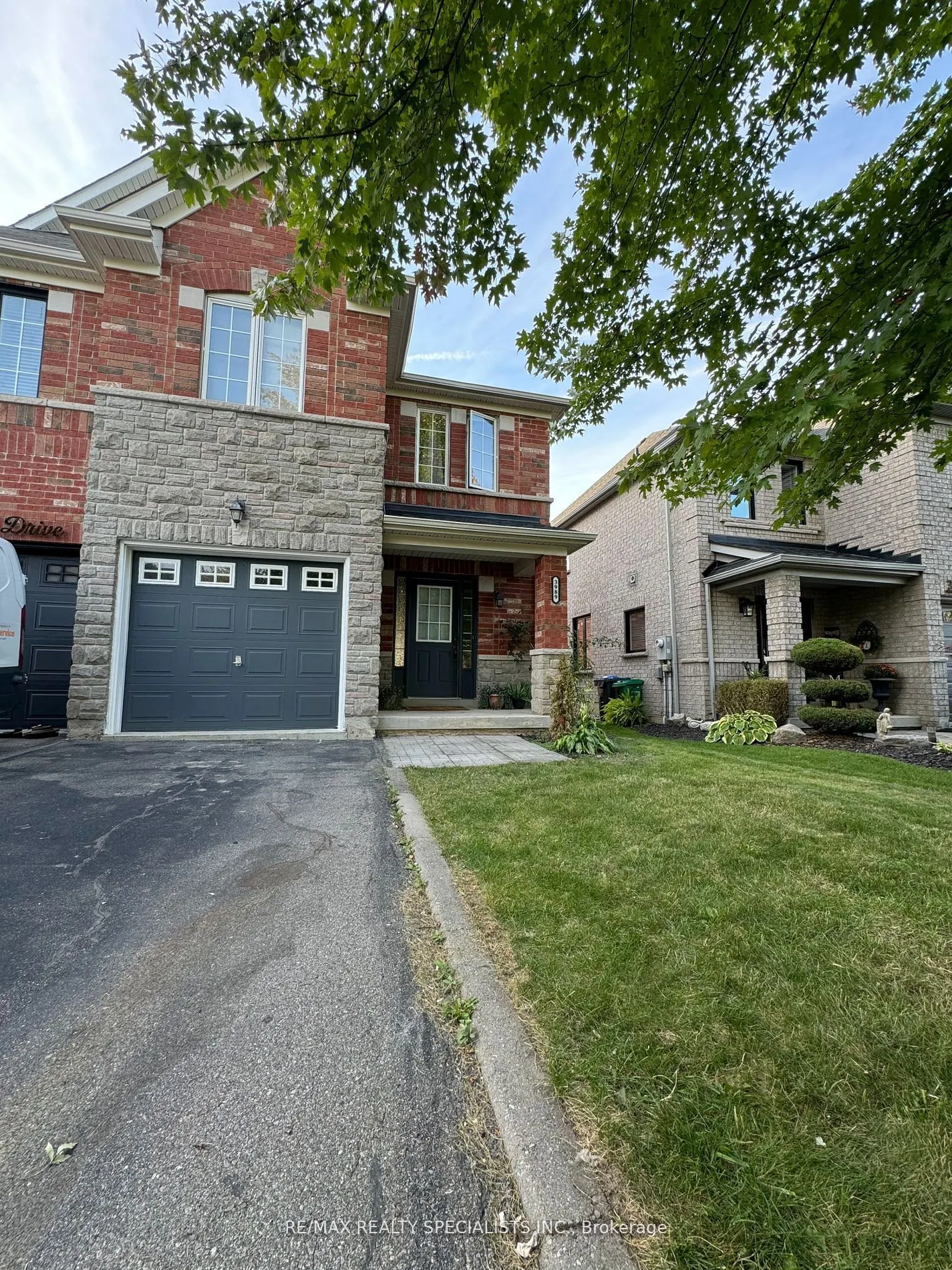 3989 Stardust Drive N