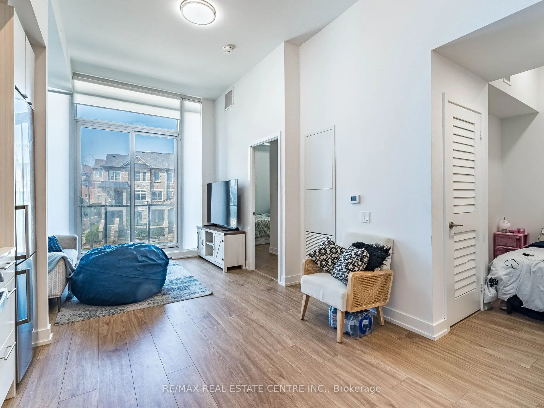 215 VETERANS Drive, #211