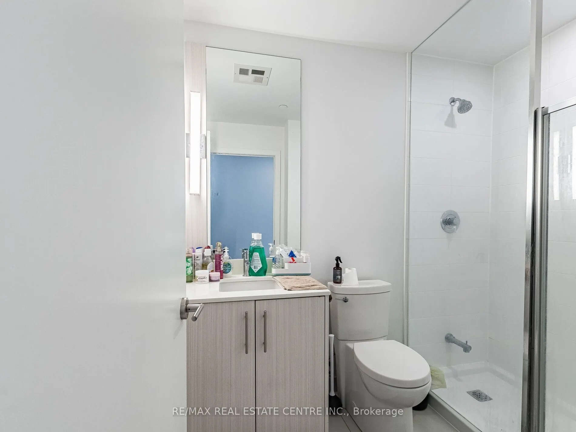 215 VETERANS Drive, #211