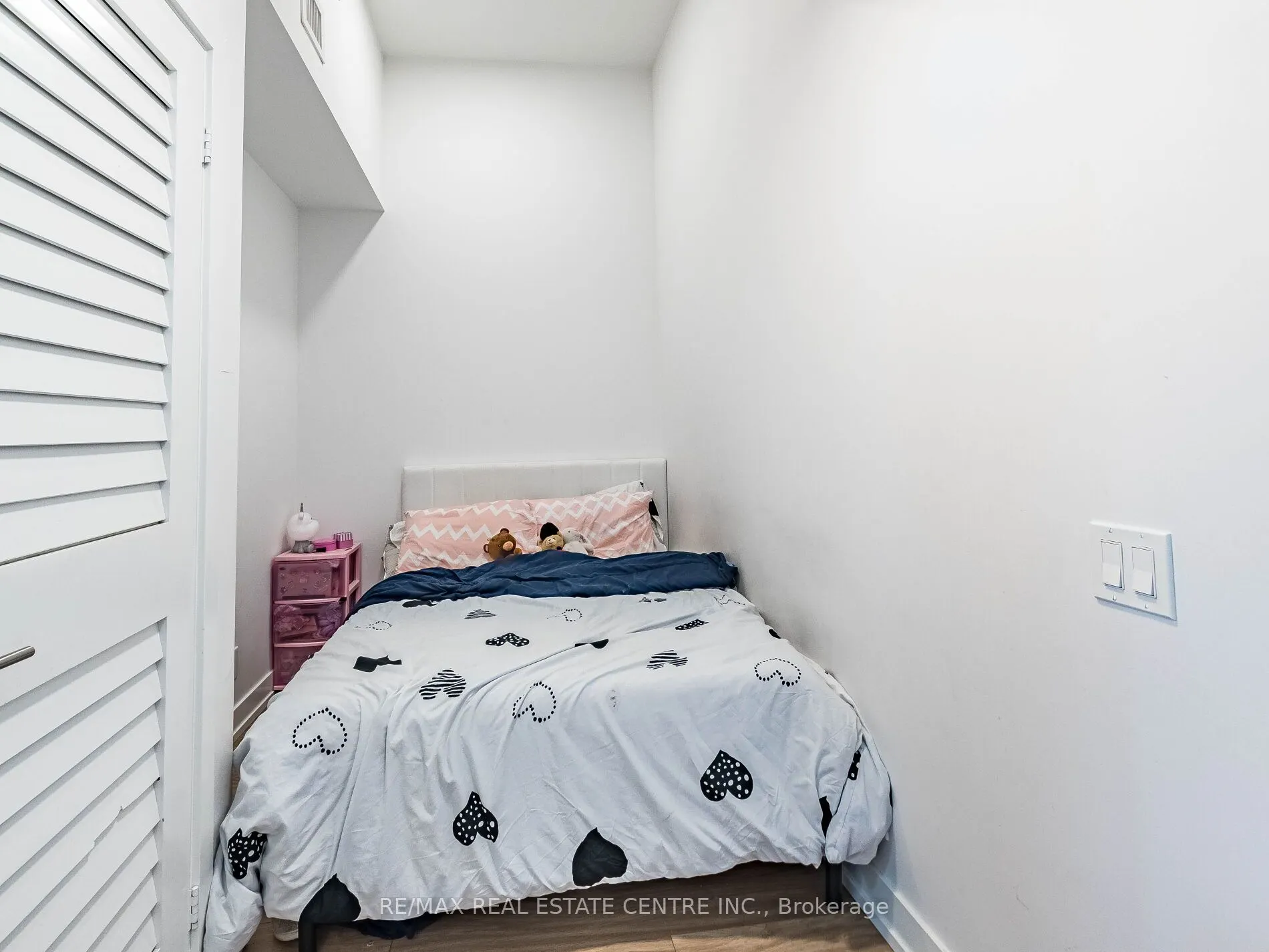 215 VETERANS Drive, #211