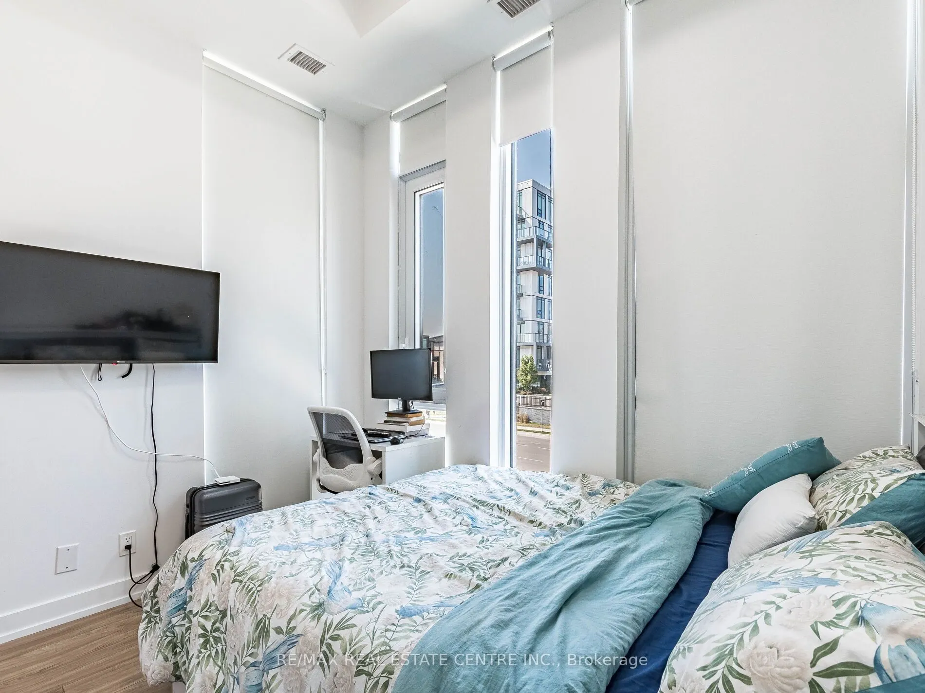 215 VETERANS Drive, #211