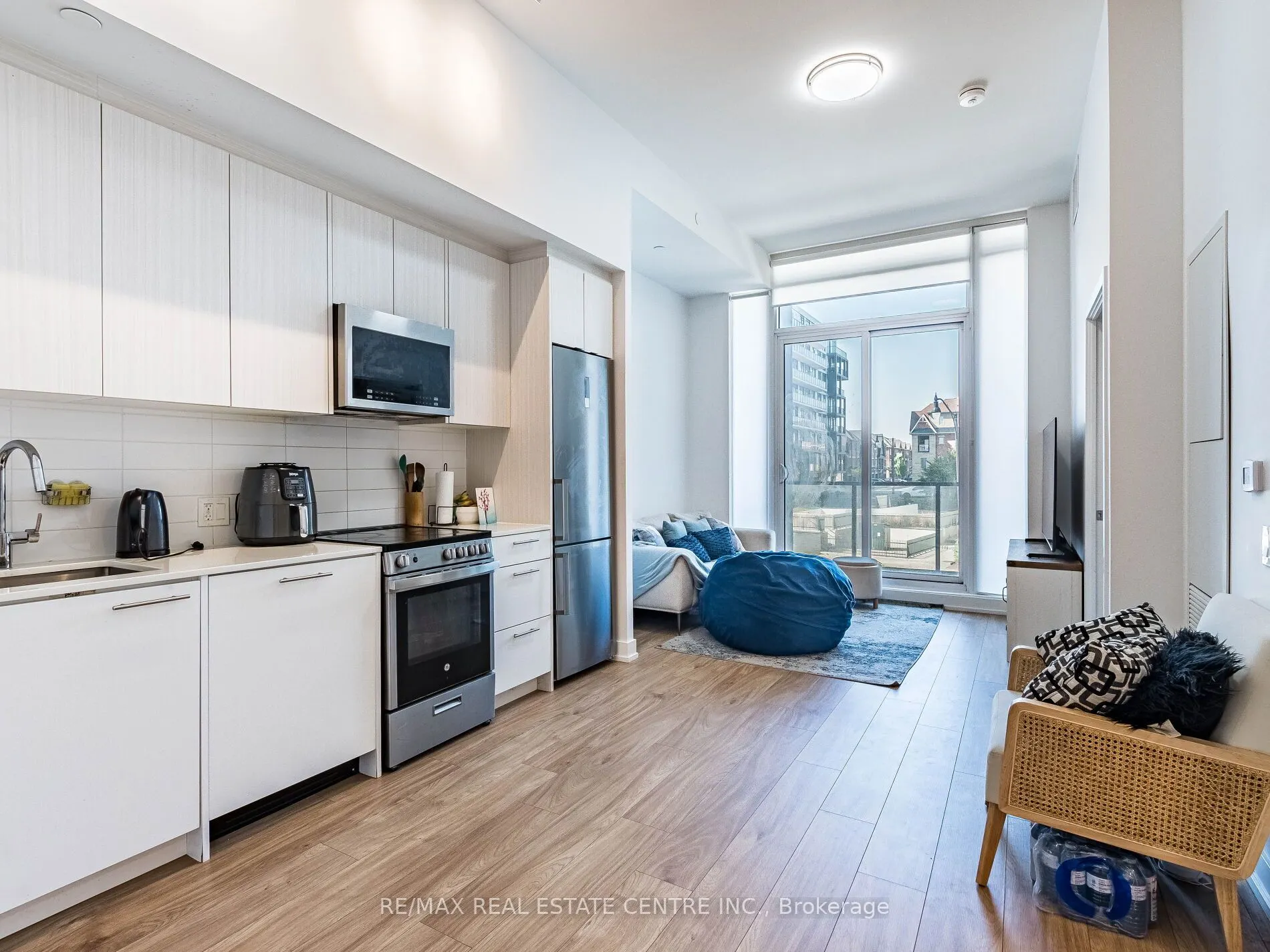 215 VETERANS Drive, #211