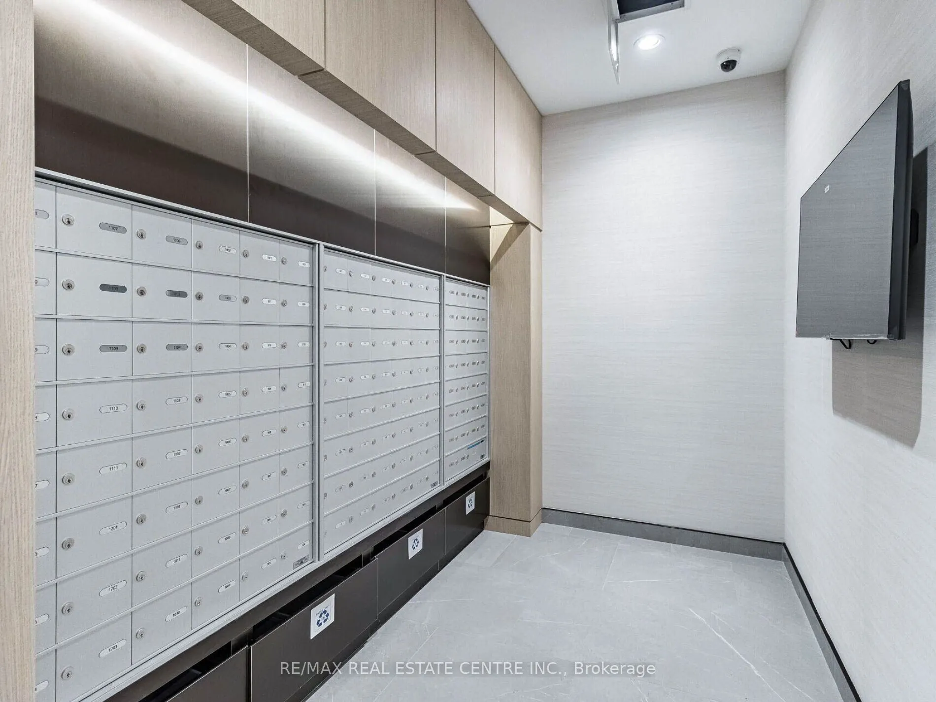 215 VETERANS Drive, #211