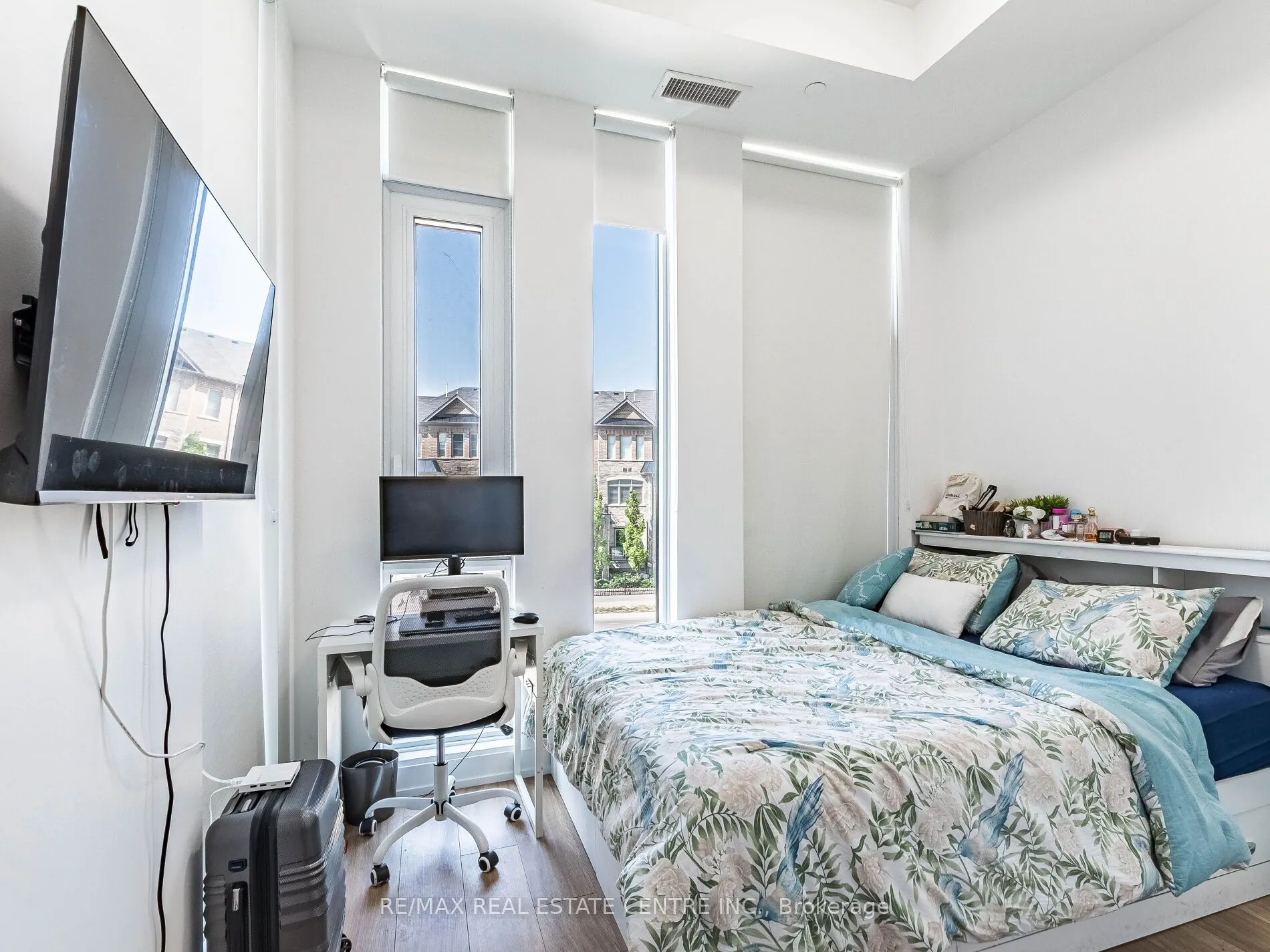 215 VETERANS Drive, #211