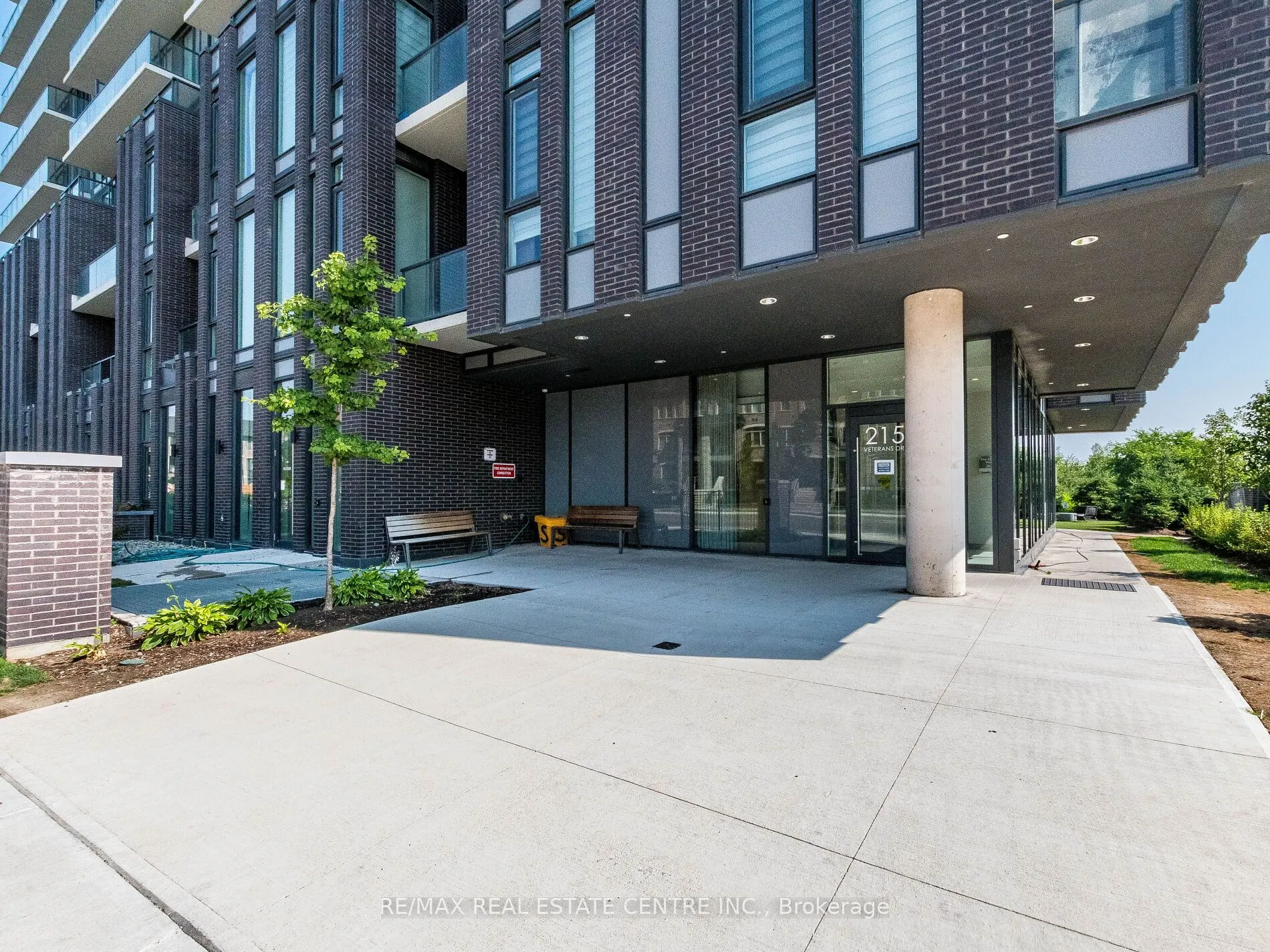 215 VETERANS Drive, #211