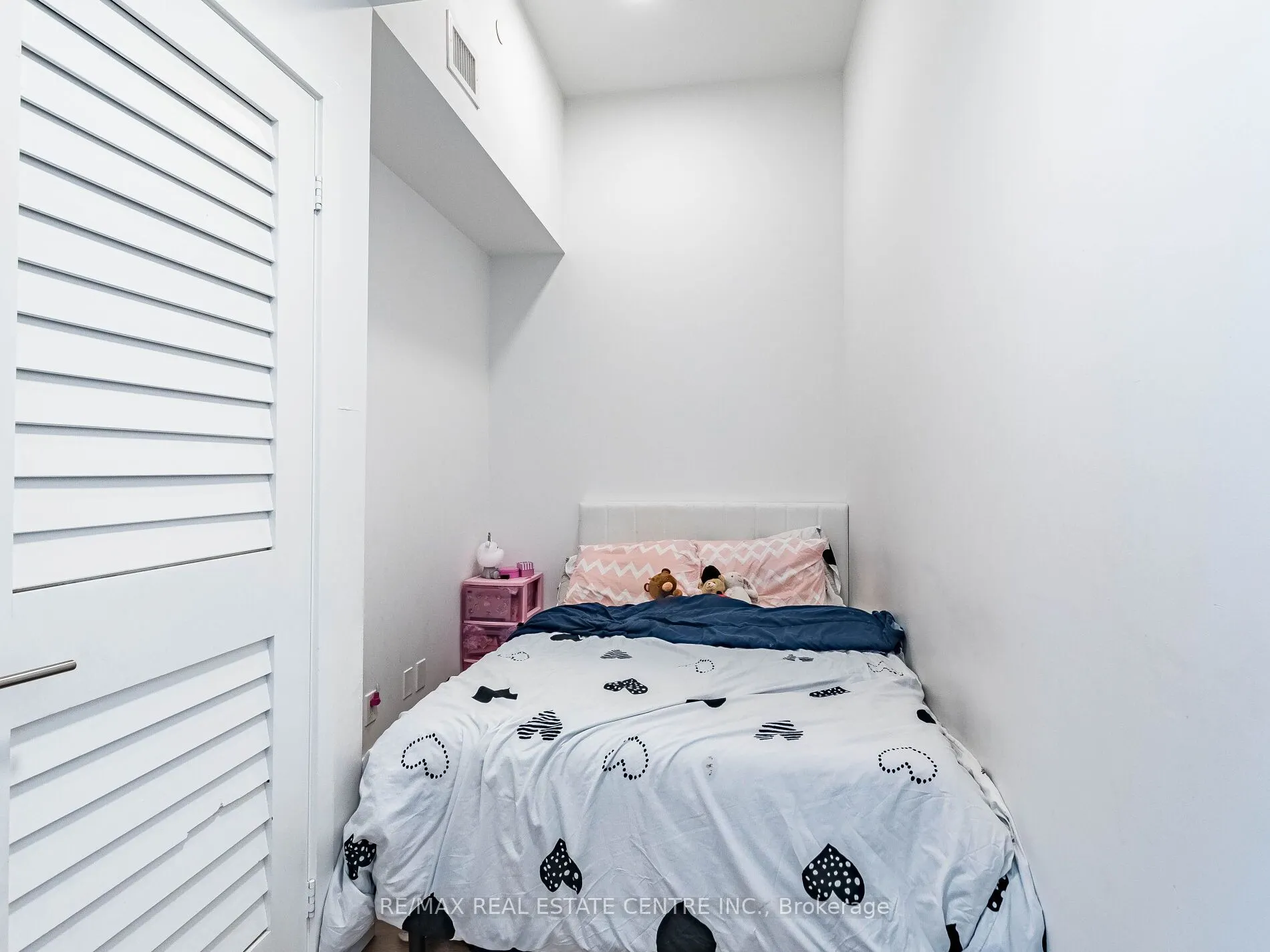 215 VETERANS Drive, #211