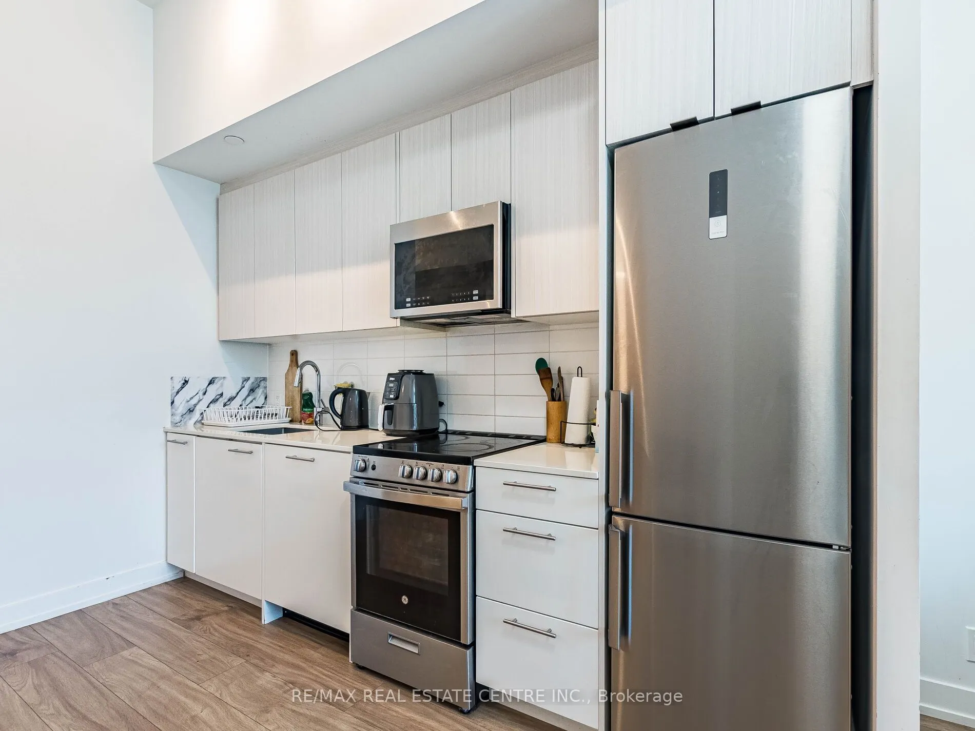 215 VETERANS Drive, #211