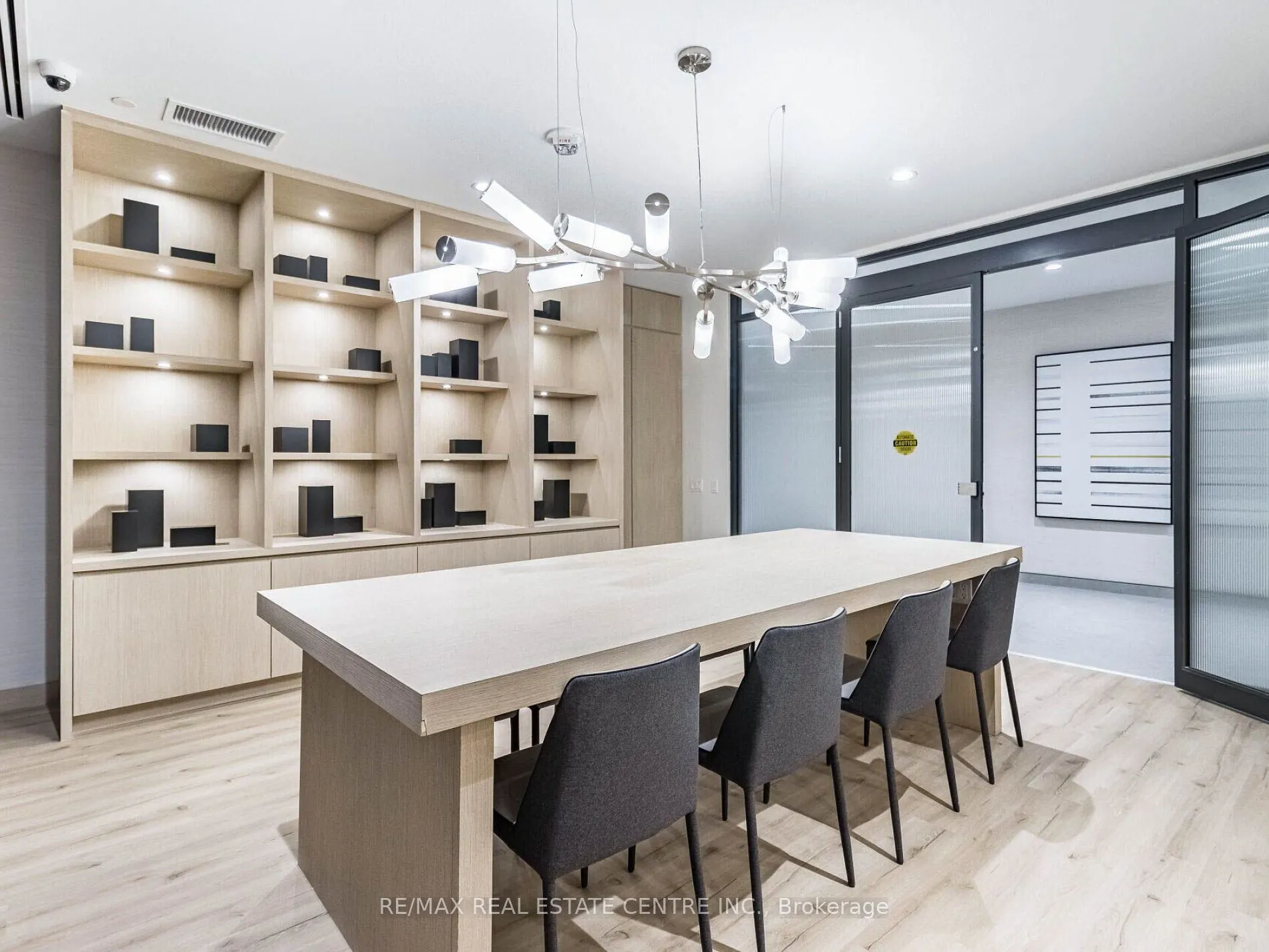 215 VETERANS Drive, #211