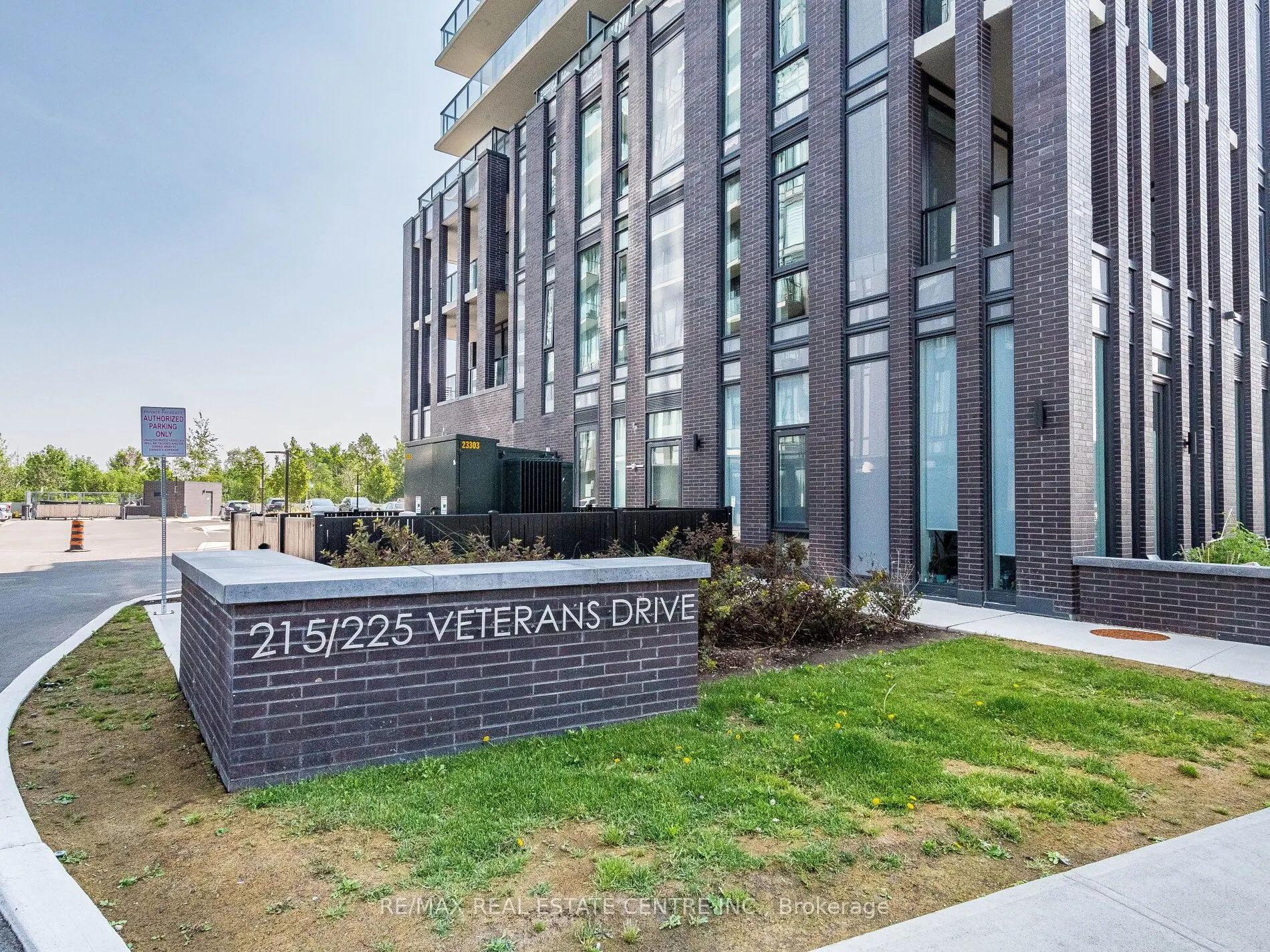 215 VETERANS Drive, #211