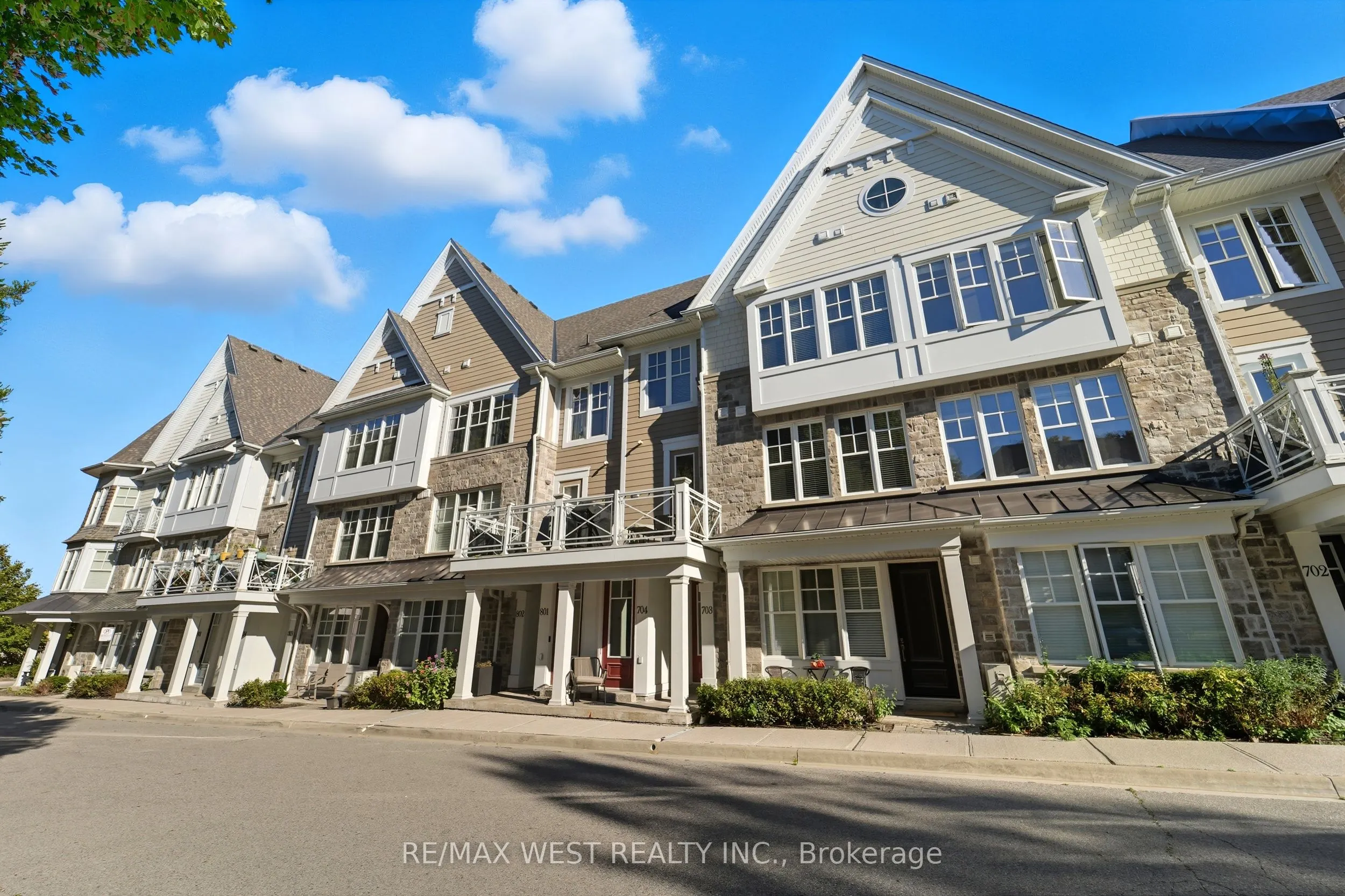 1011 Deta Road, #703