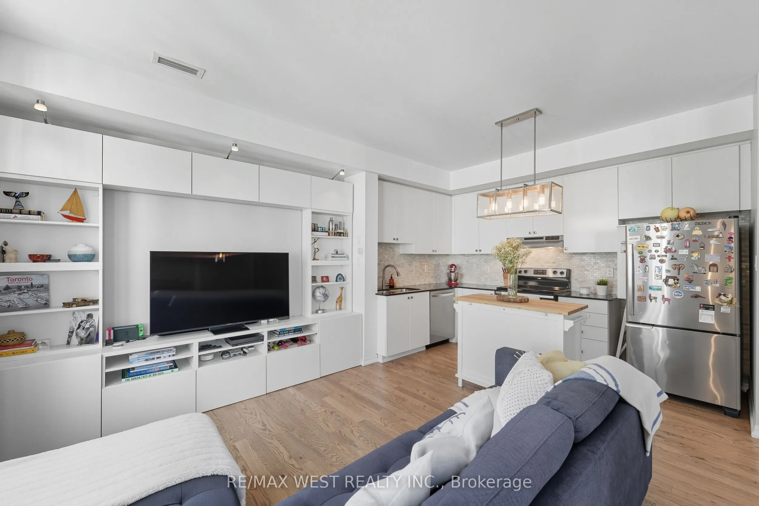 1011 Deta Road, #703