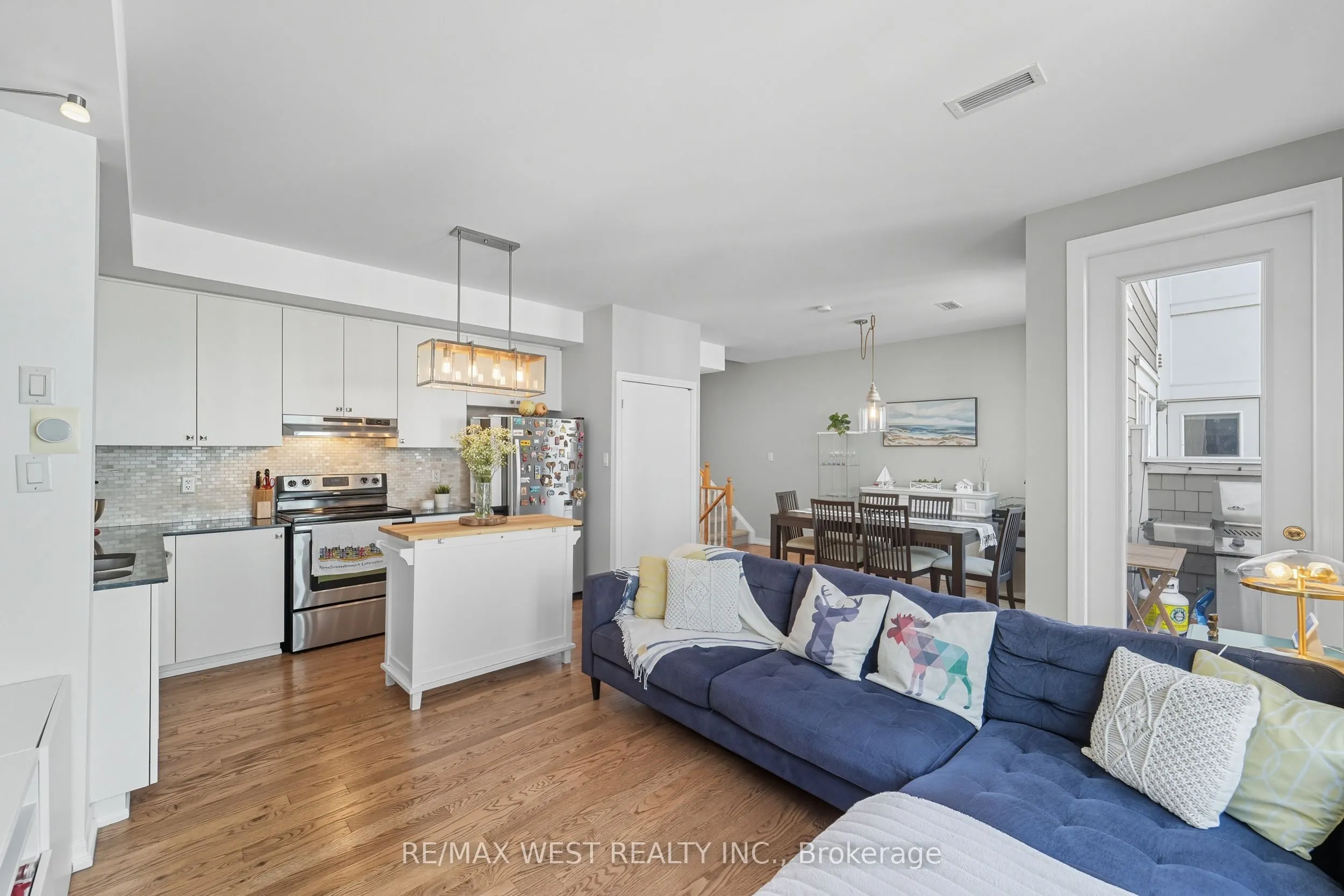 1011 Deta Road, #703