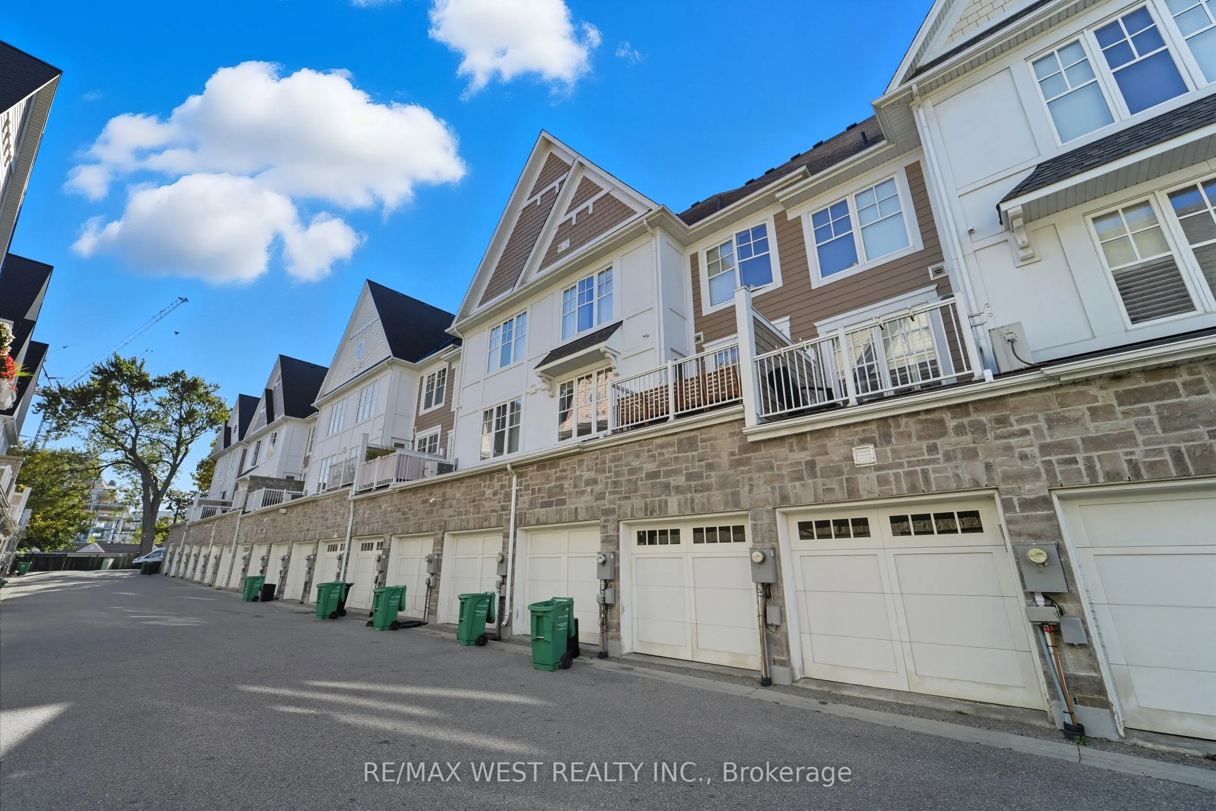 1011 Deta Road, #703