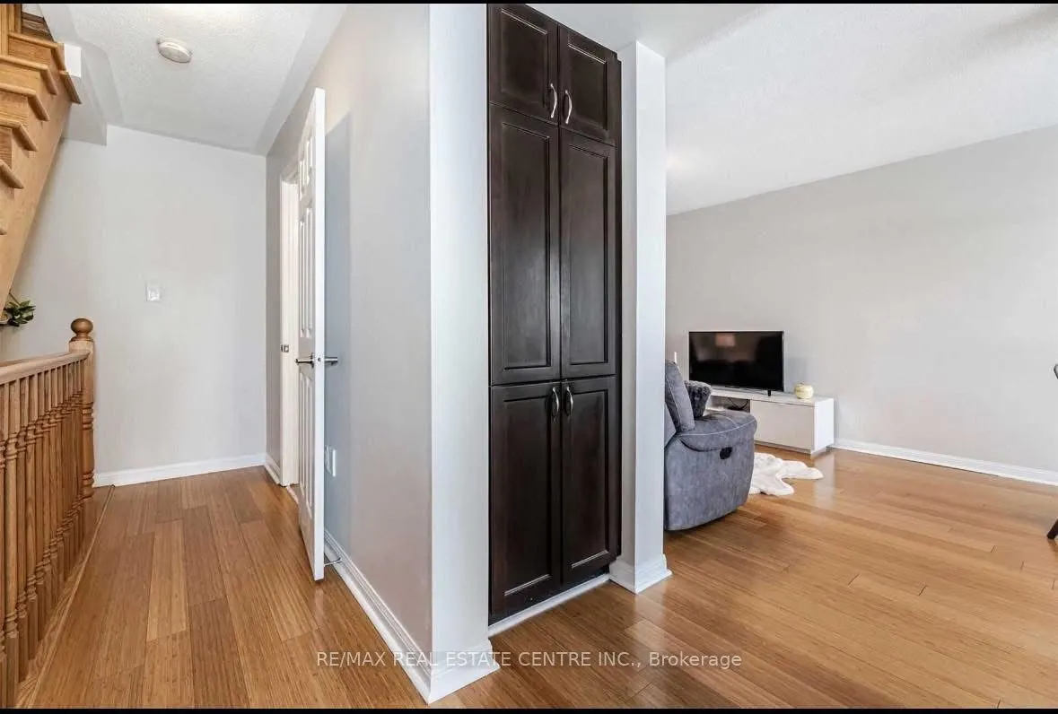 271 Woodley Crescent S