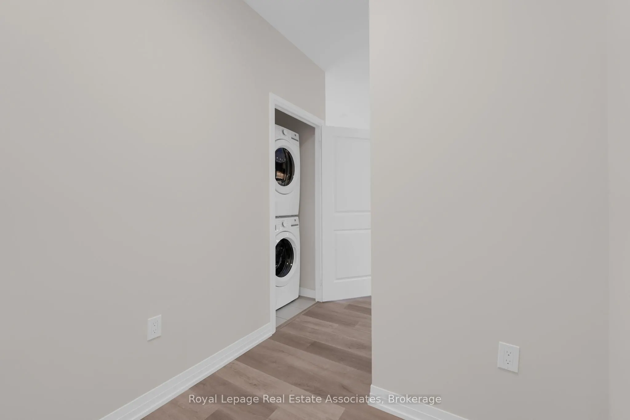 15 Watergarden Drive, #220