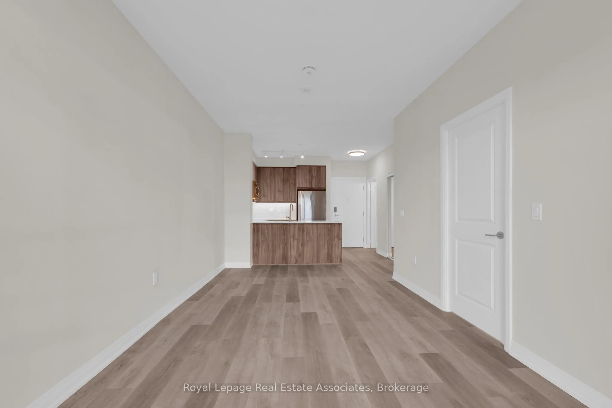 15 Watergarden Drive, #220
