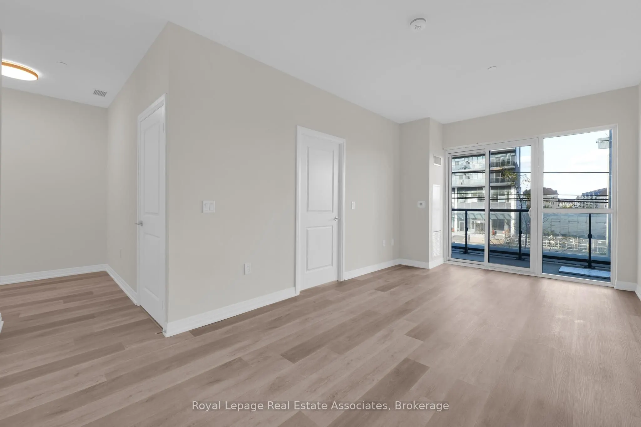 15 Watergarden Drive, #220