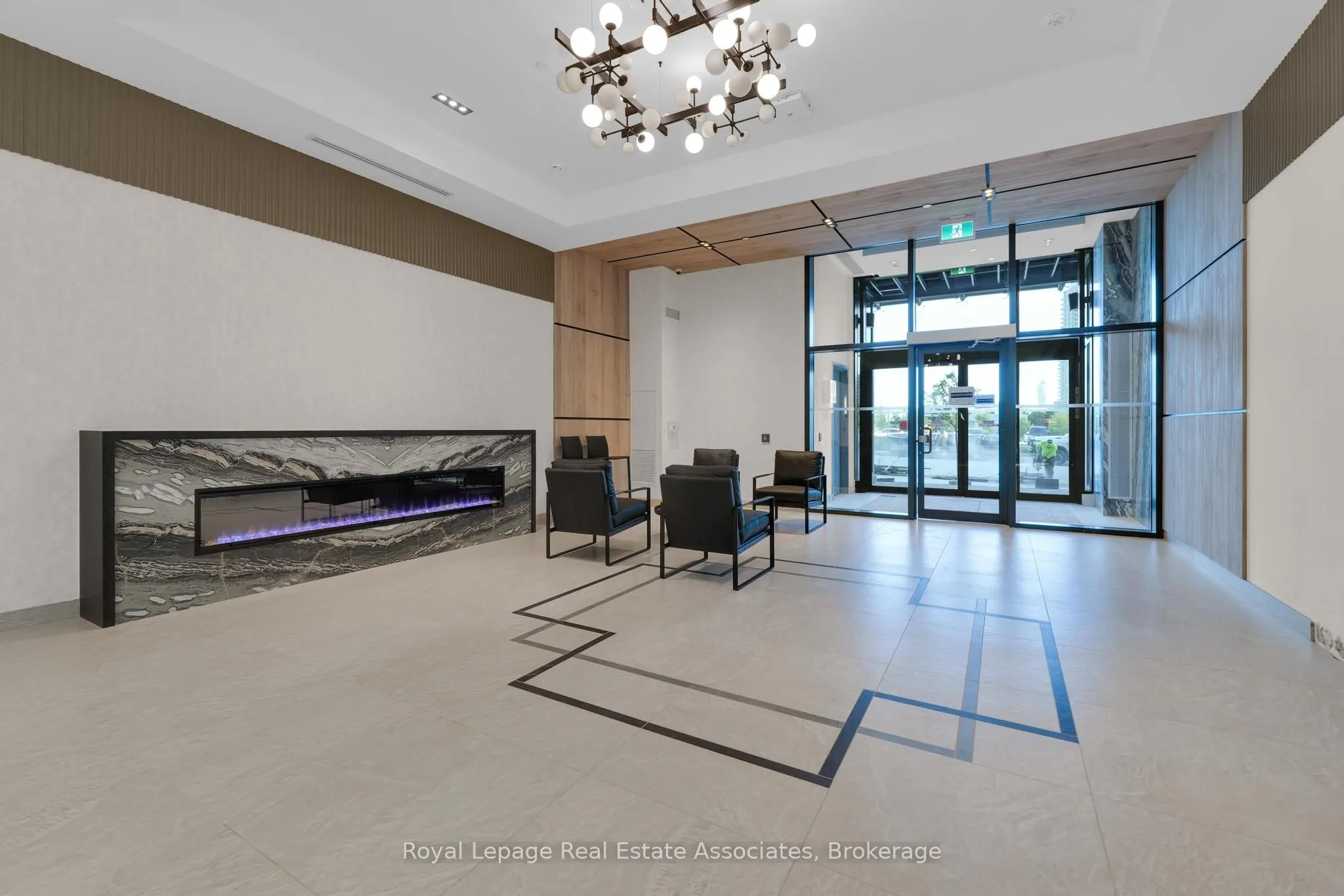 15 Watergarden Drive, #220