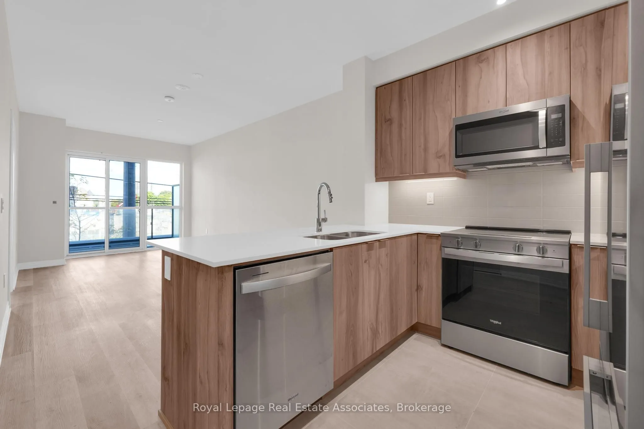 15 Watergarden Drive, #220