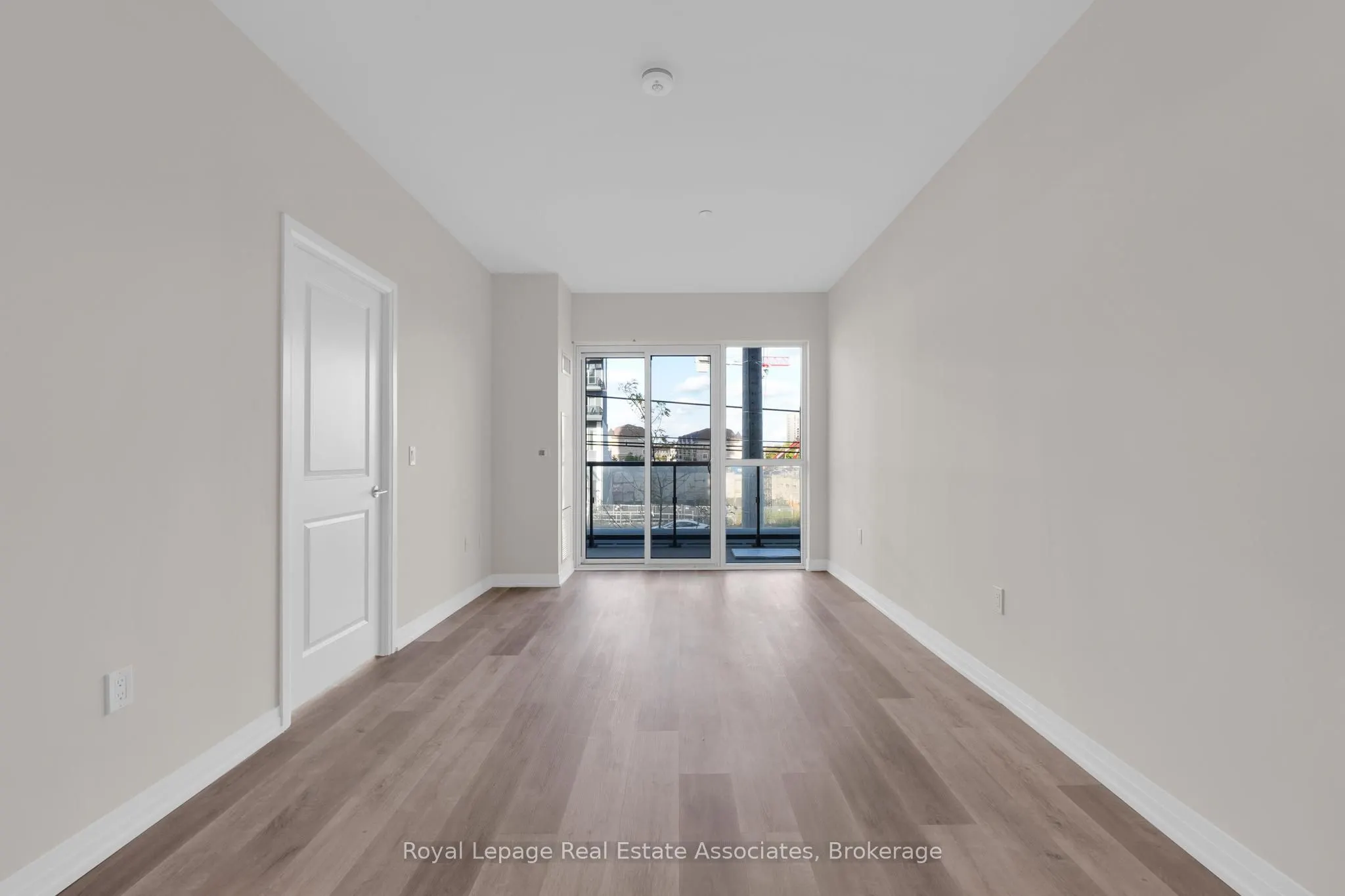 15 Watergarden Drive, #220