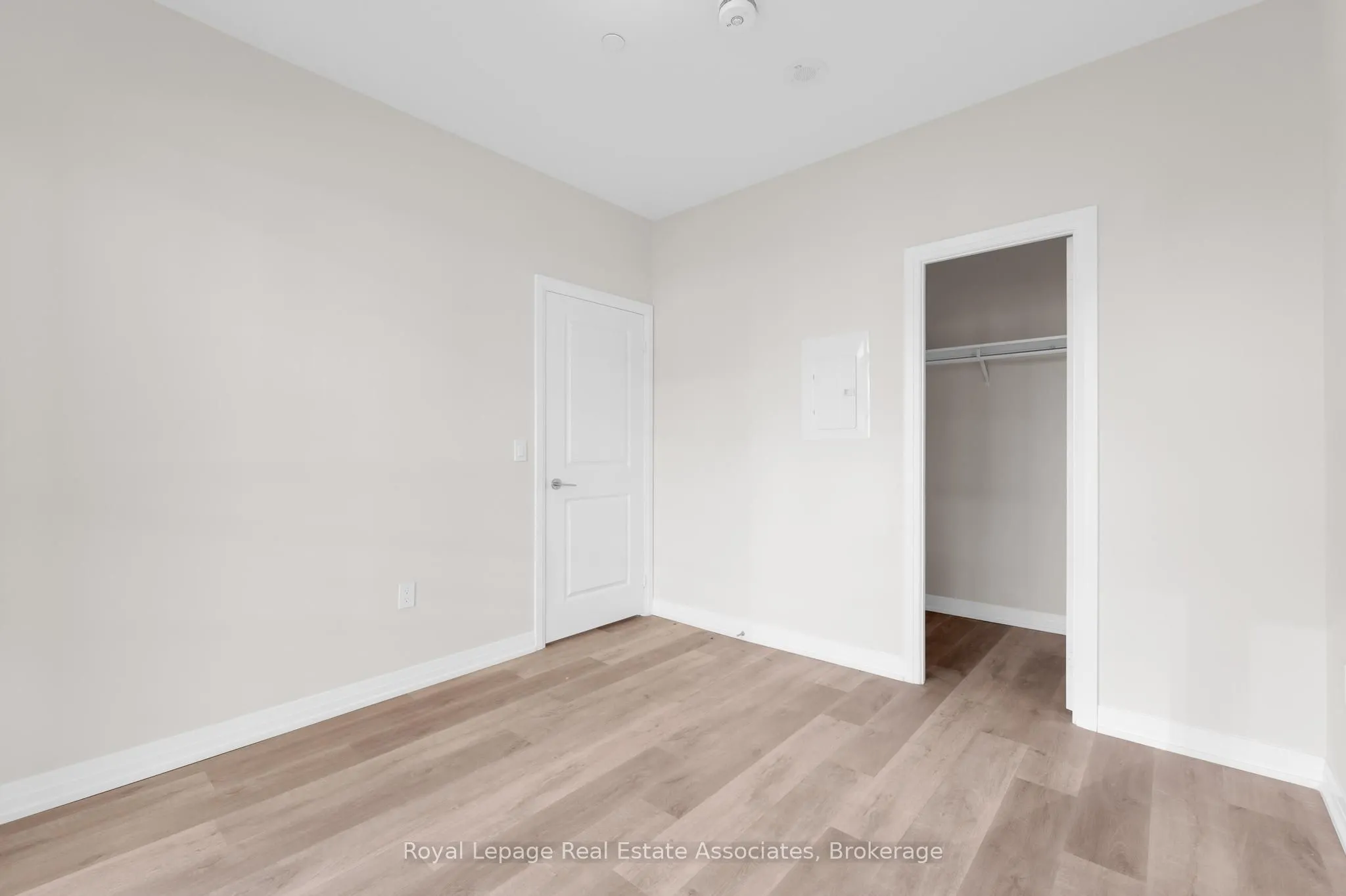 15 Watergarden Drive, #220