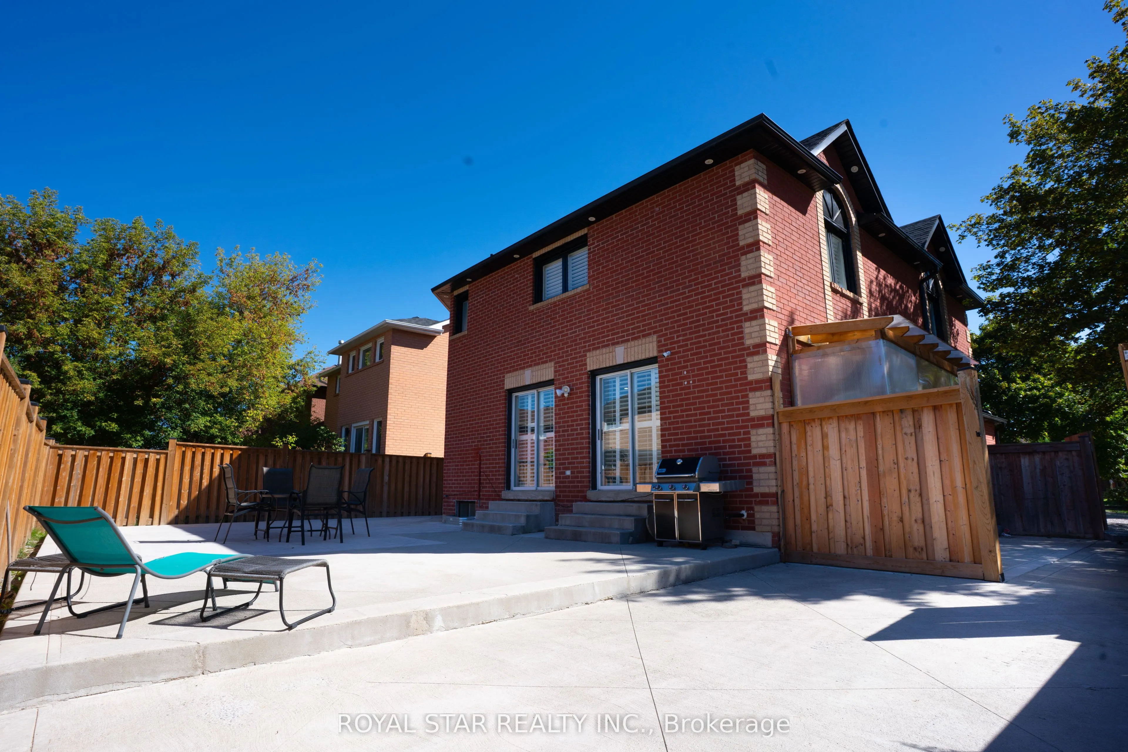 22 Livingston Drive