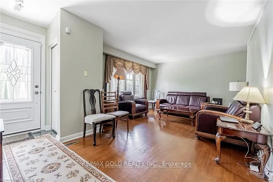 545 SANDBROOK Road