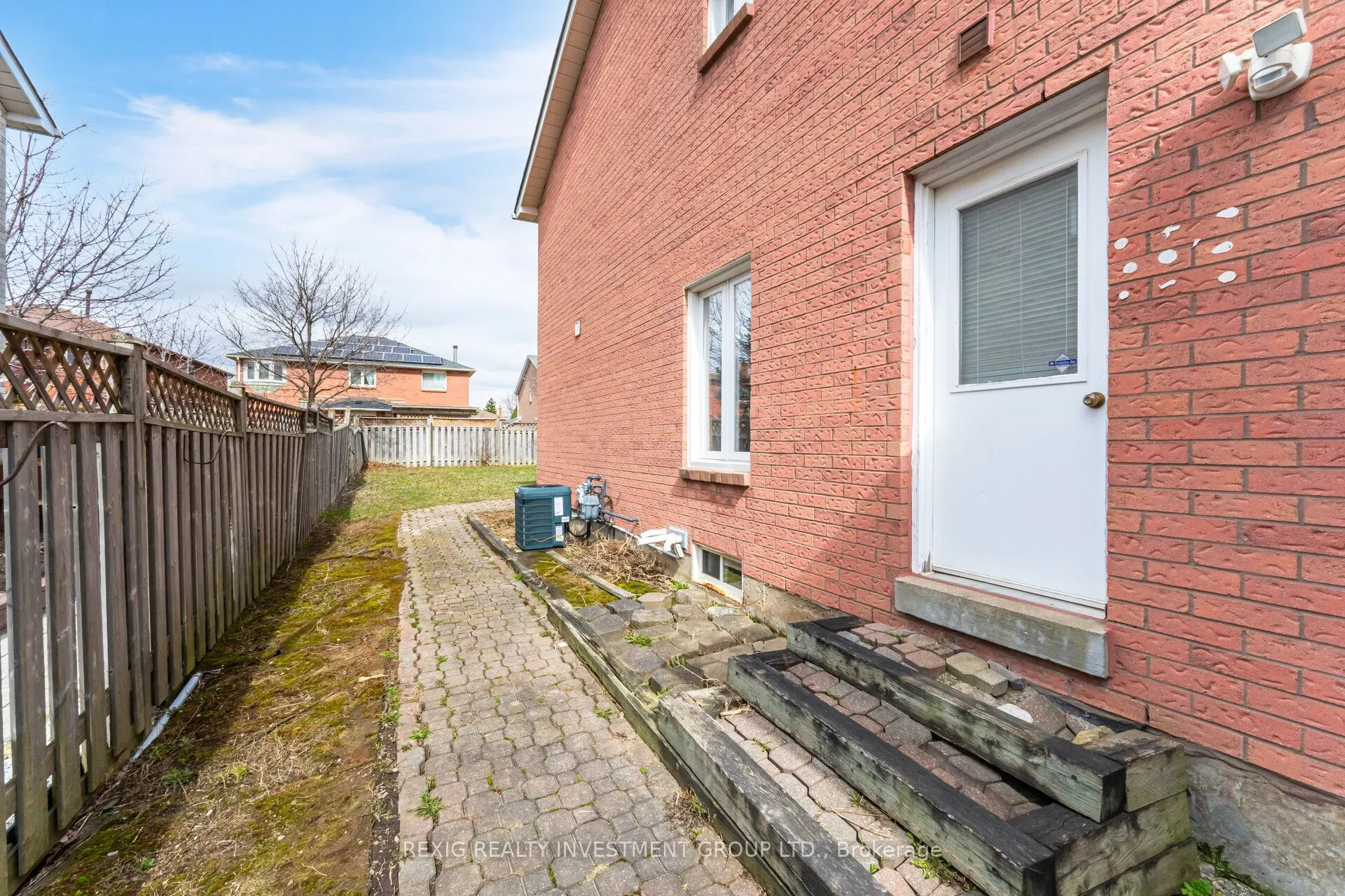 66 Settler Court