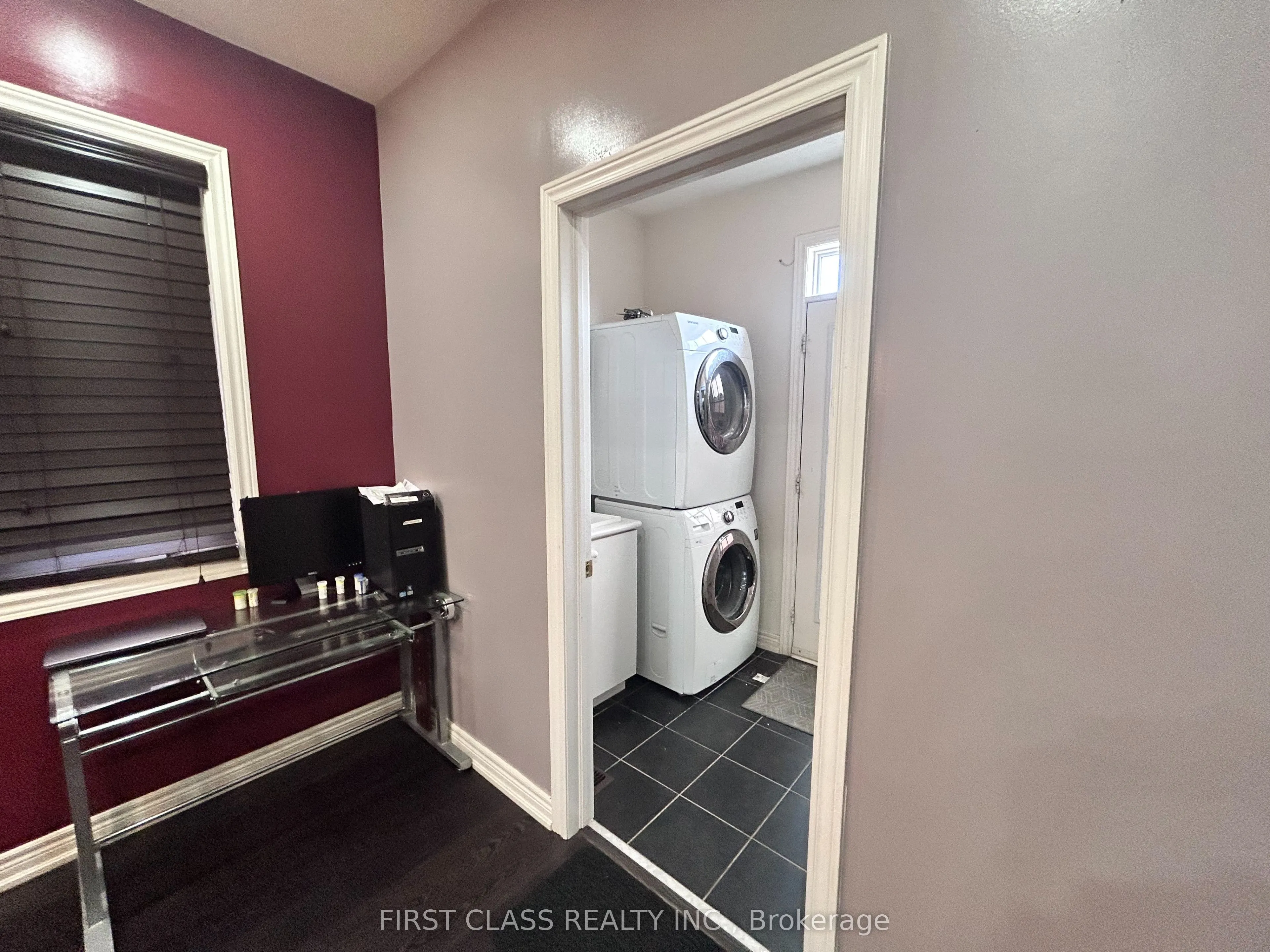 5355 Tenth Line W, #(MAIN)