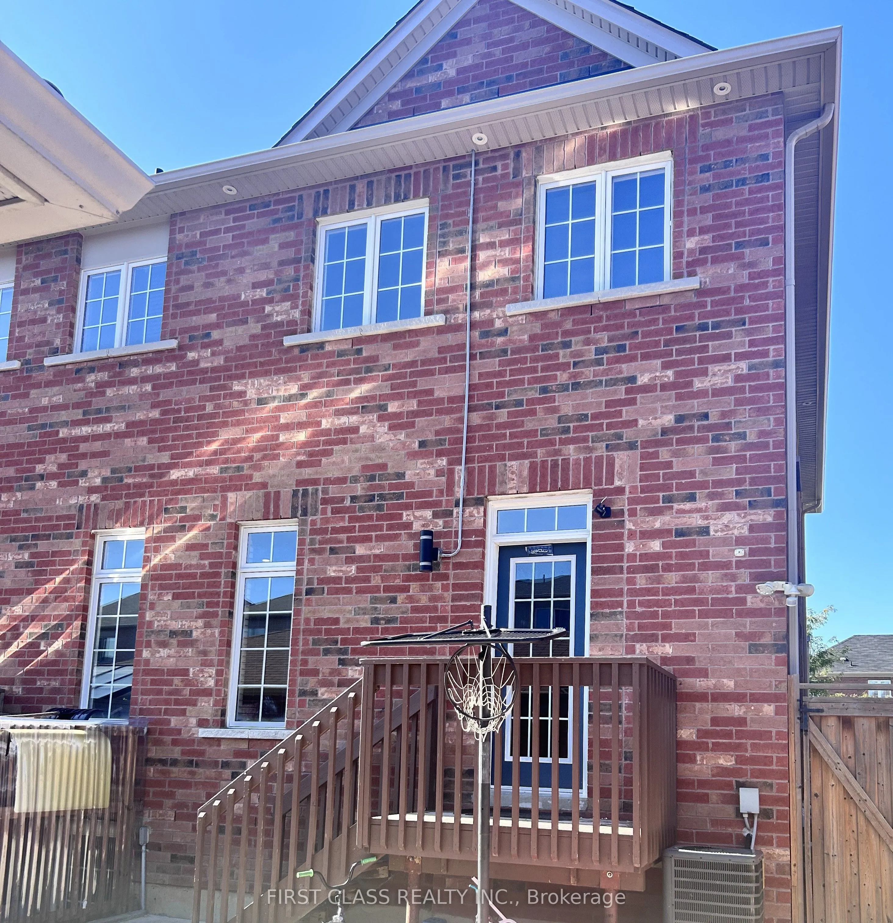 5355 Tenth Line W, #(MAIN)