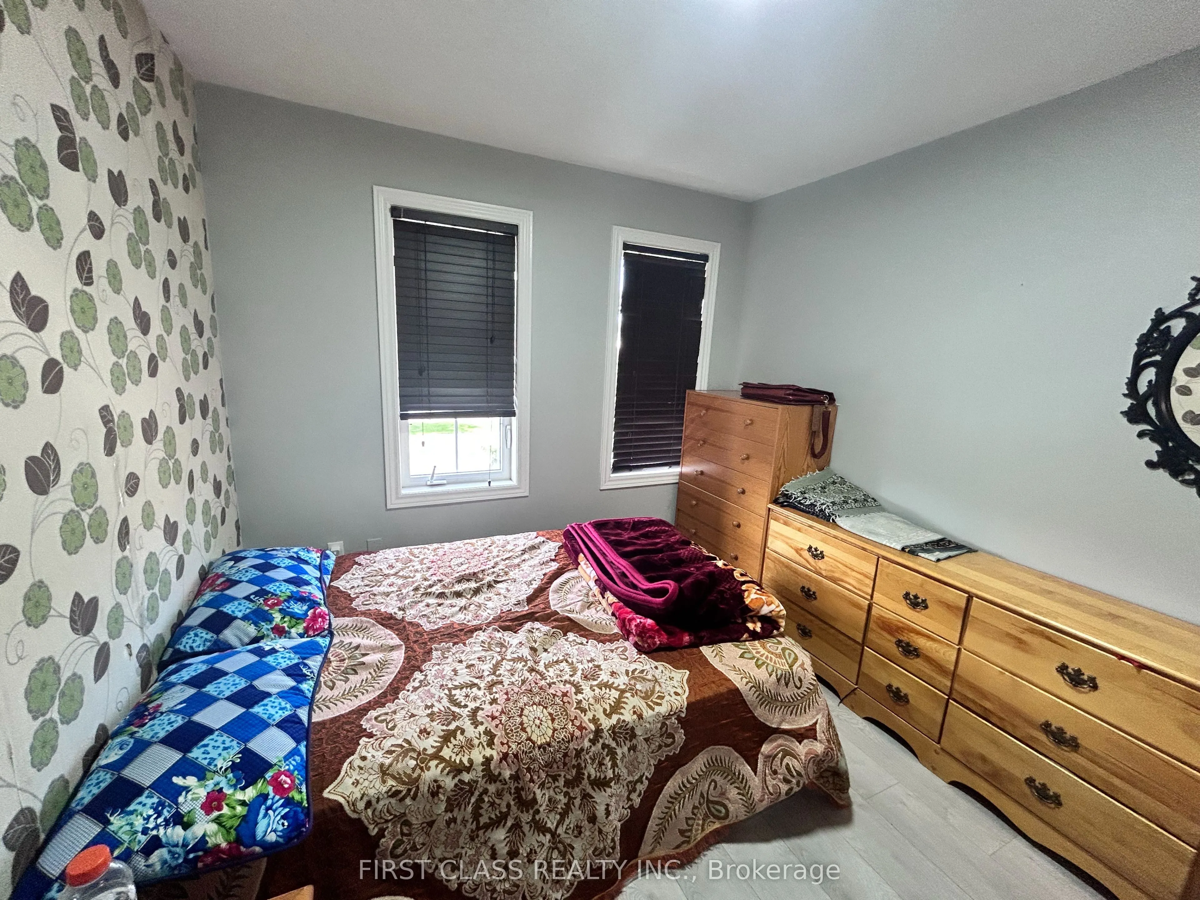 5355 Tenth Line W, #(MAIN)