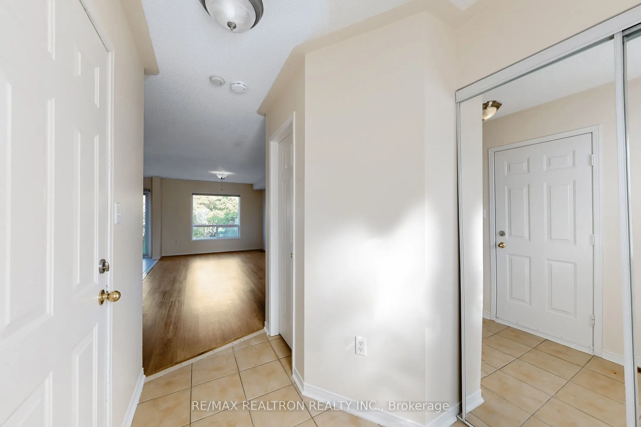 427 Ravineview Way