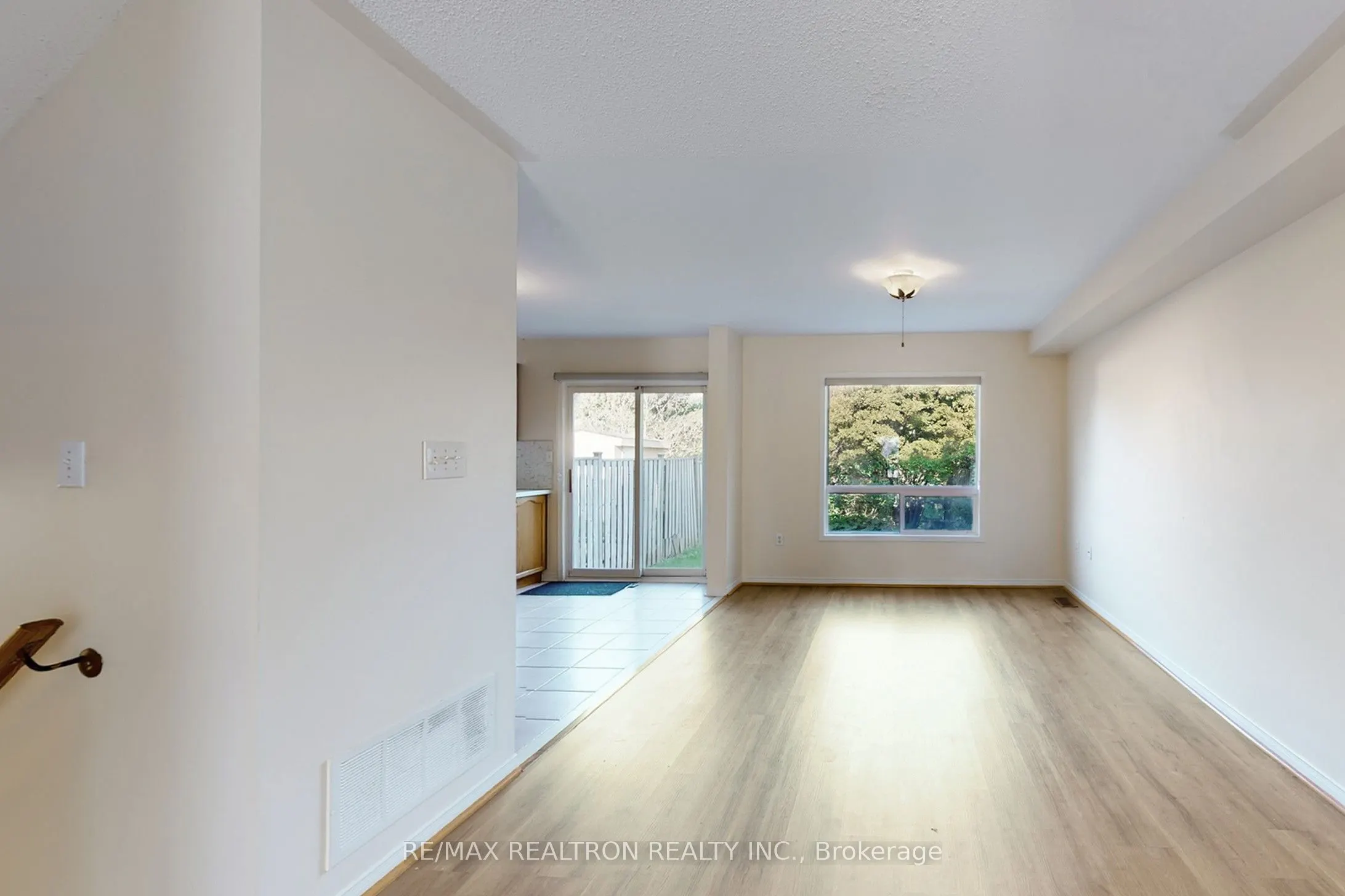 427 Ravineview Way
