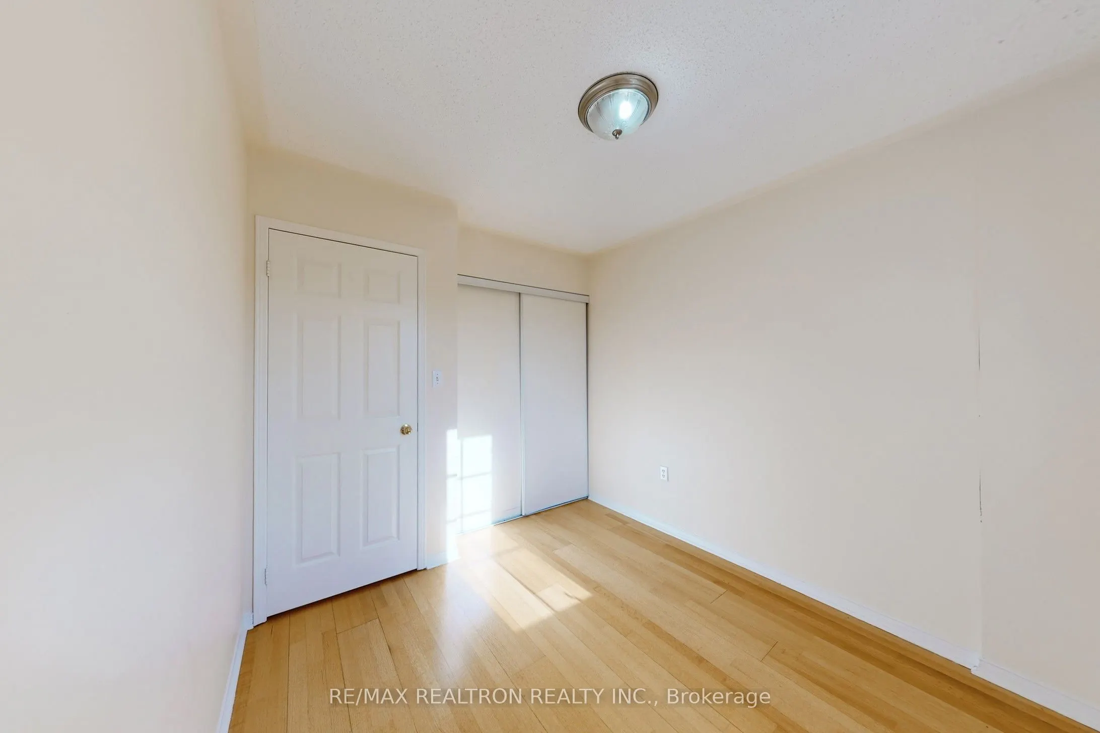 427 Ravineview Way