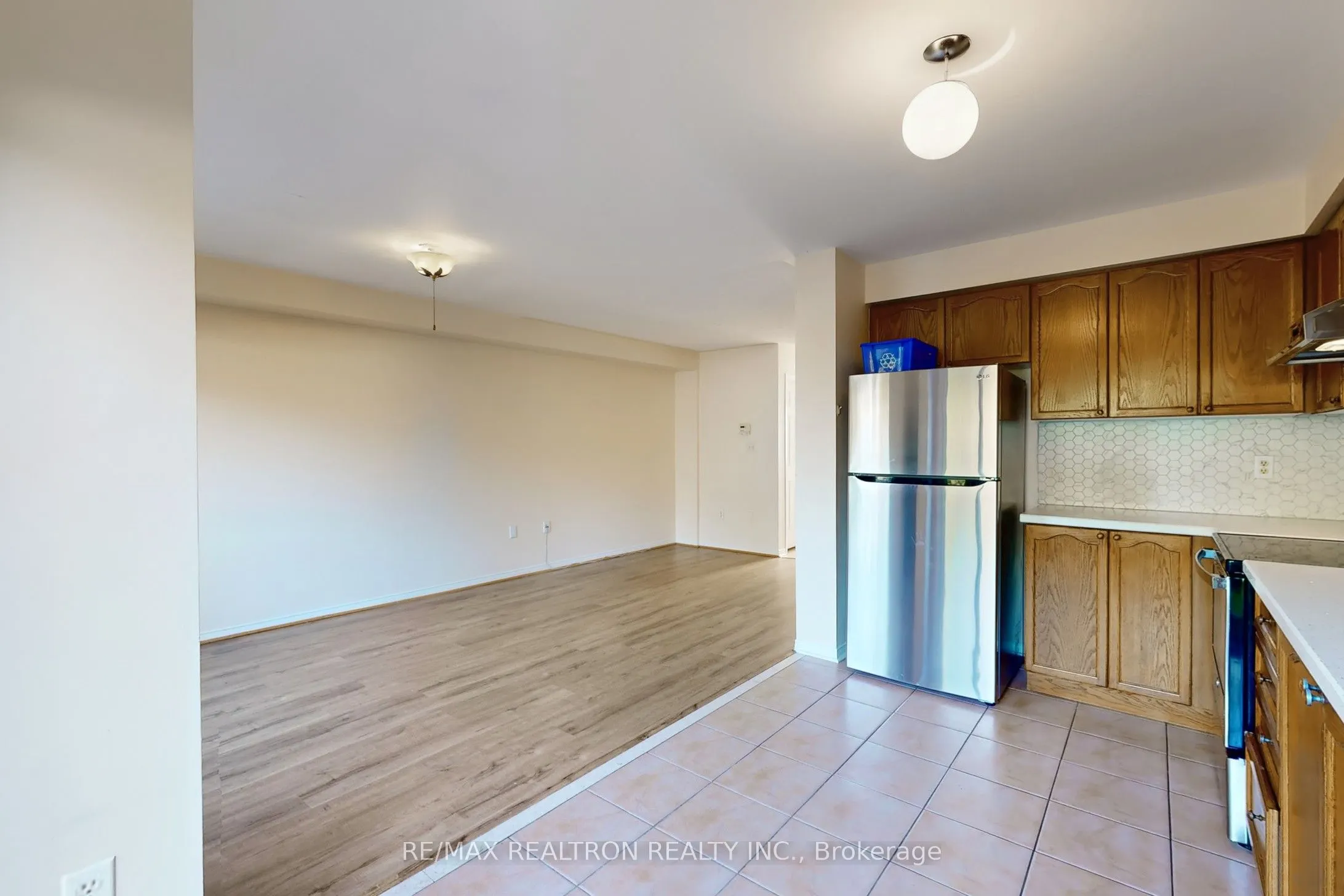 427 Ravineview Way