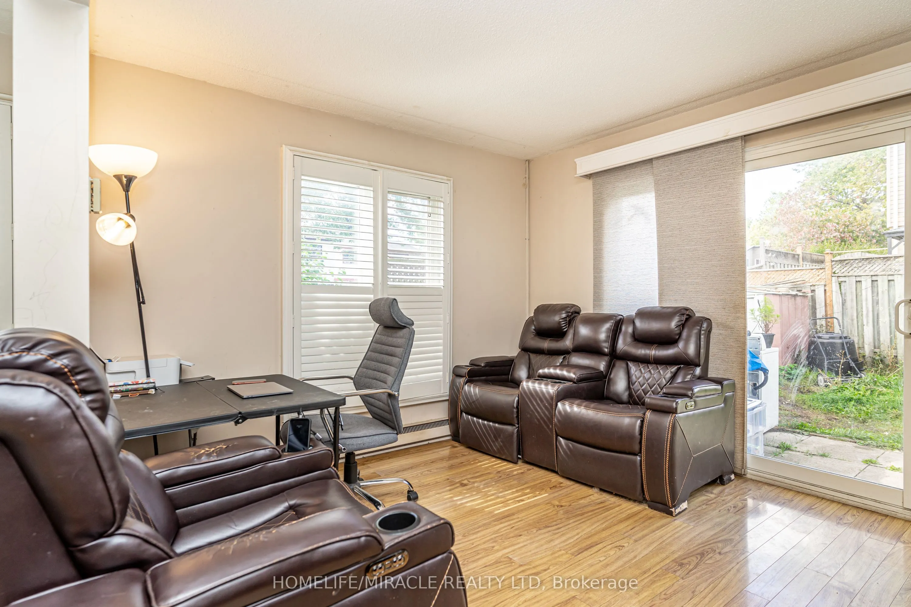 5 Holmcrest Court