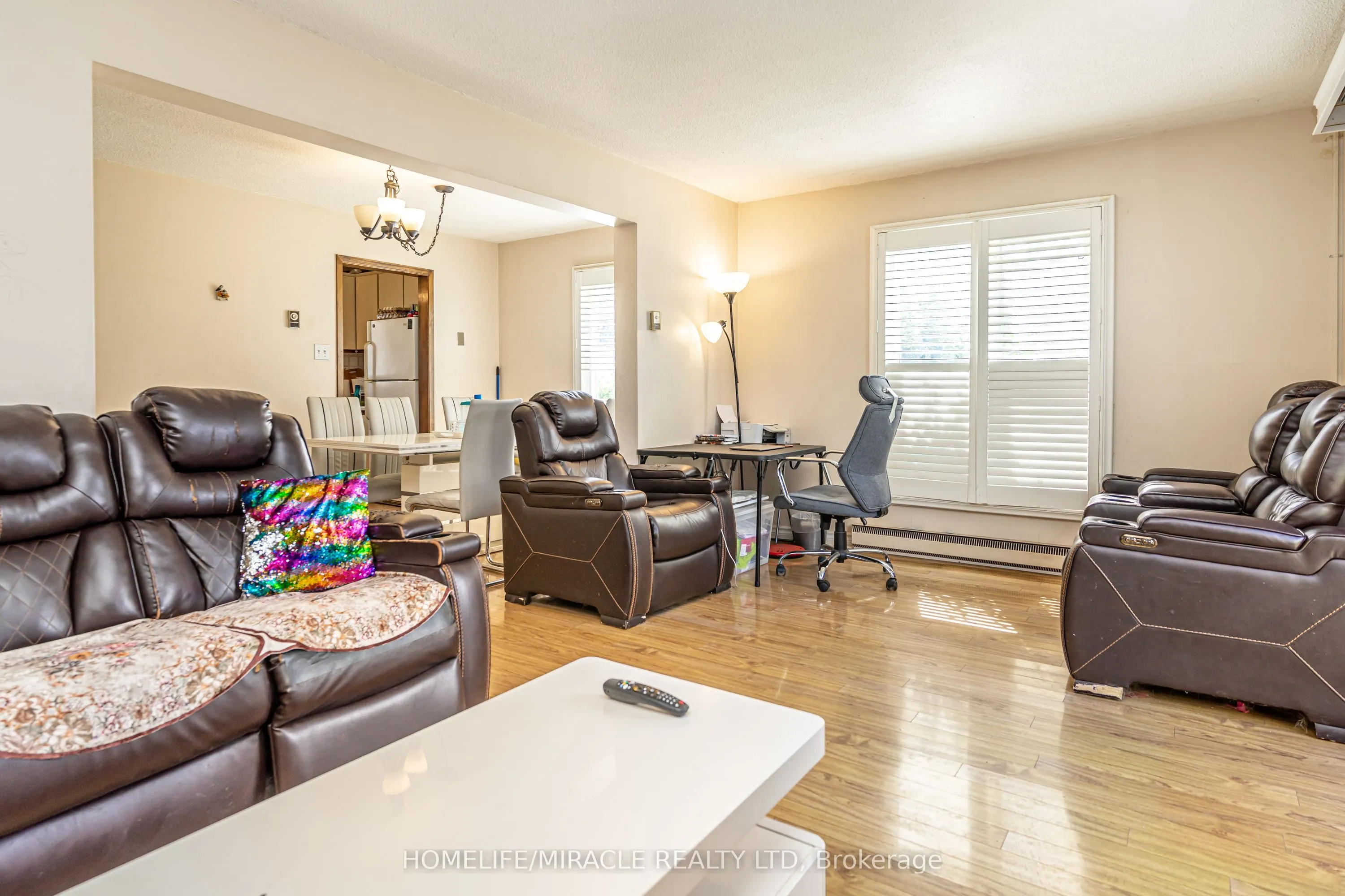 5 Holmcrest Court