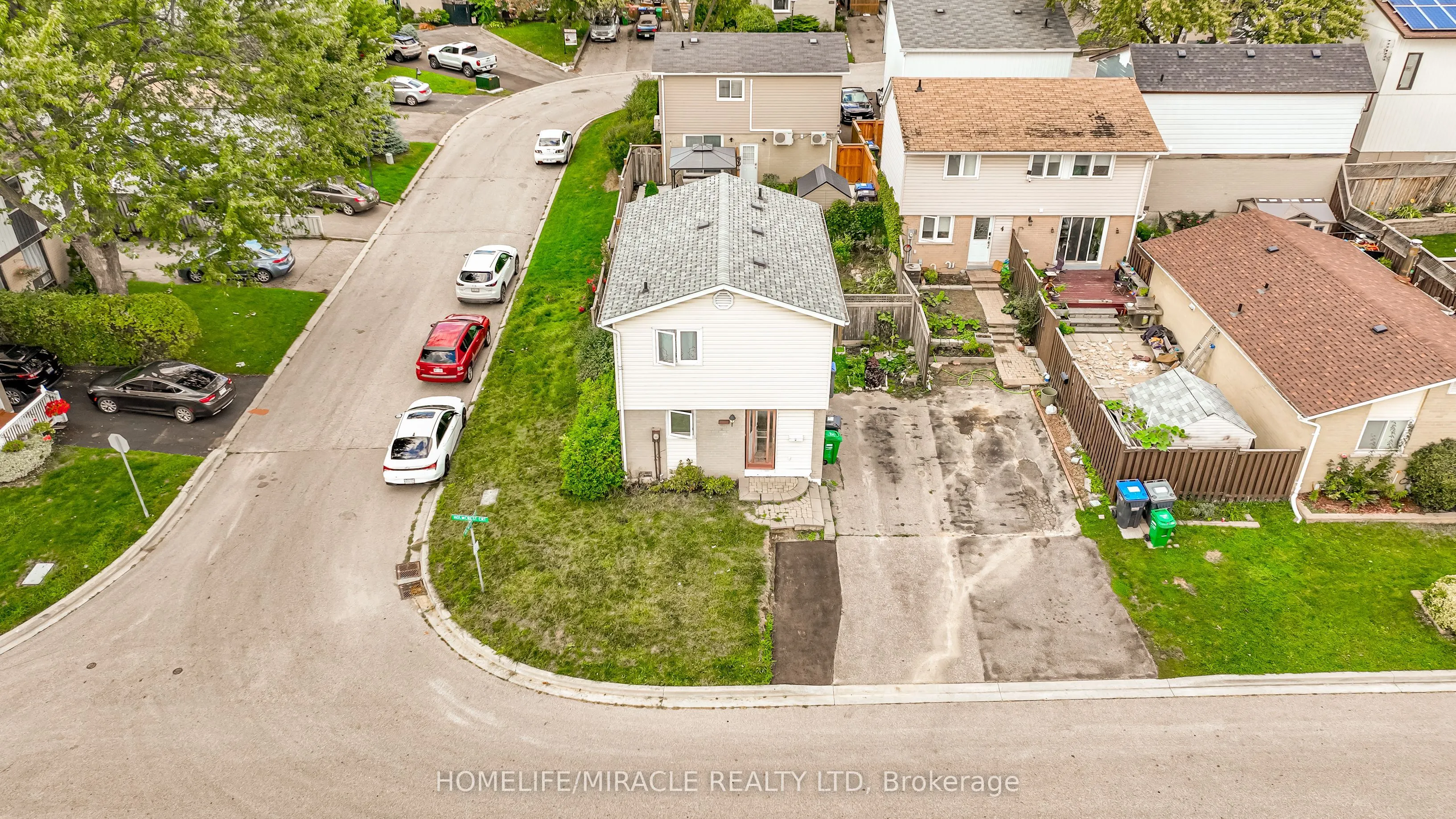 5 Holmcrest Court