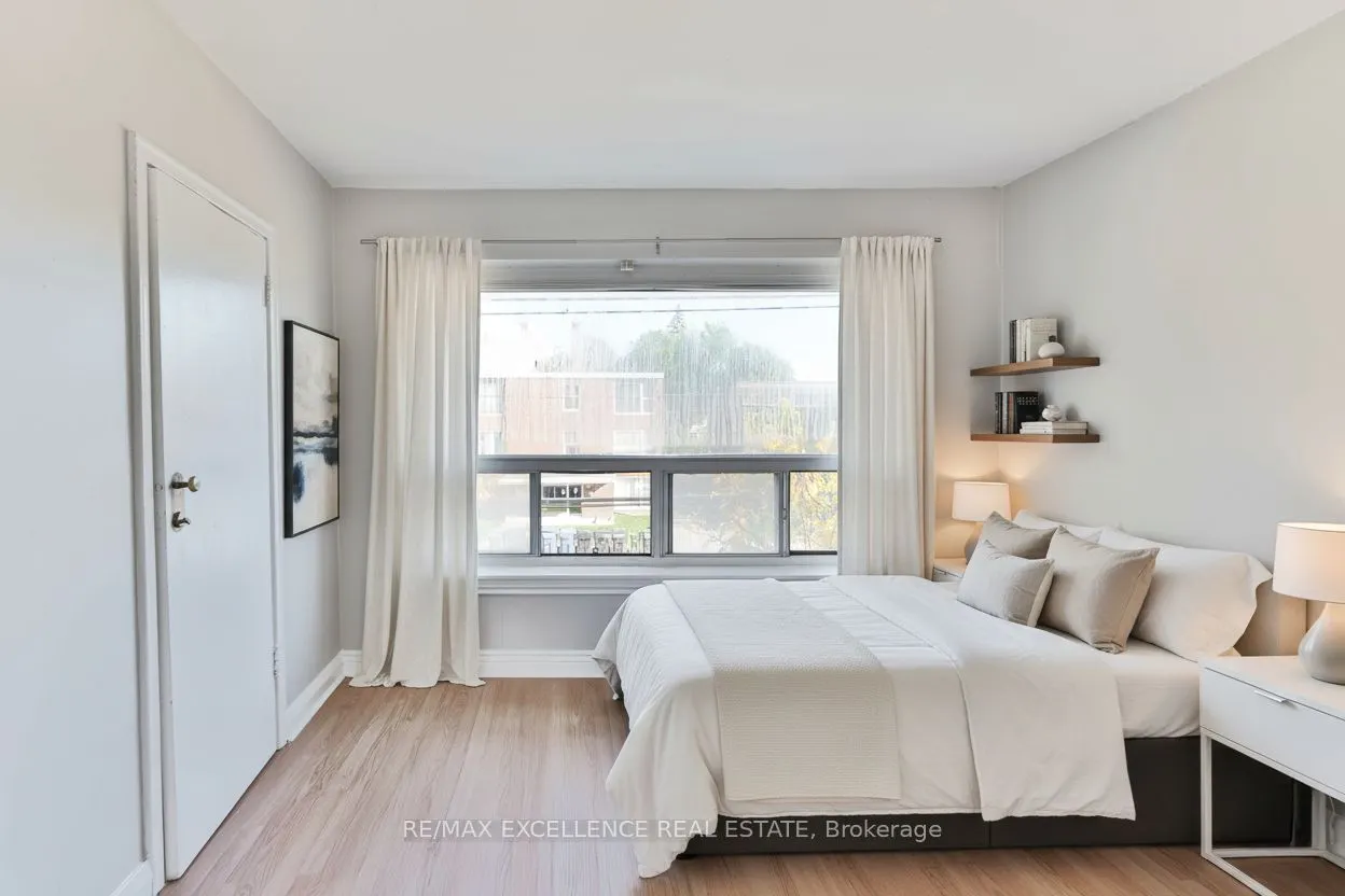 2436 Lake Shore Boulevard W