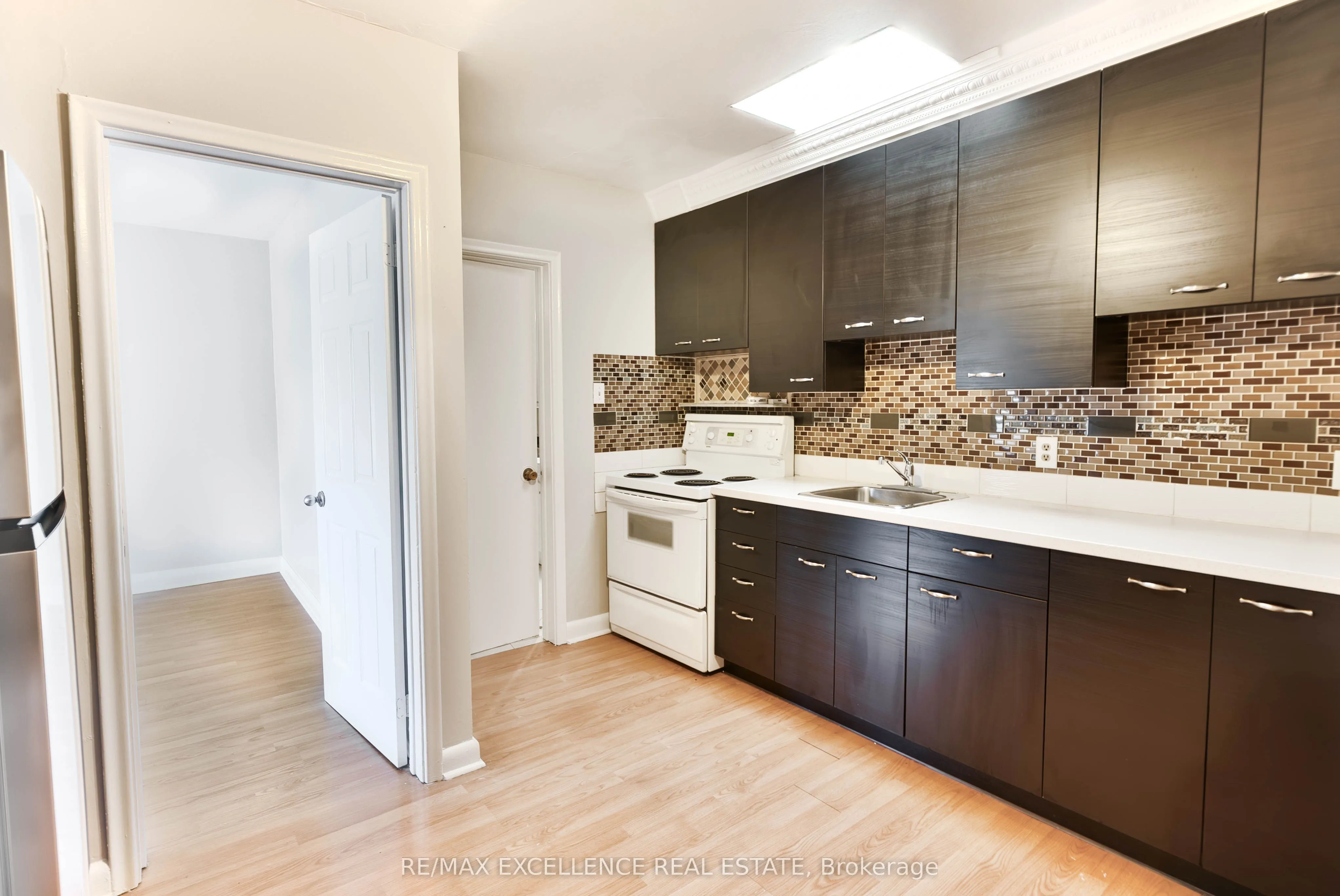 2436 Lake Shore Boulevard W
