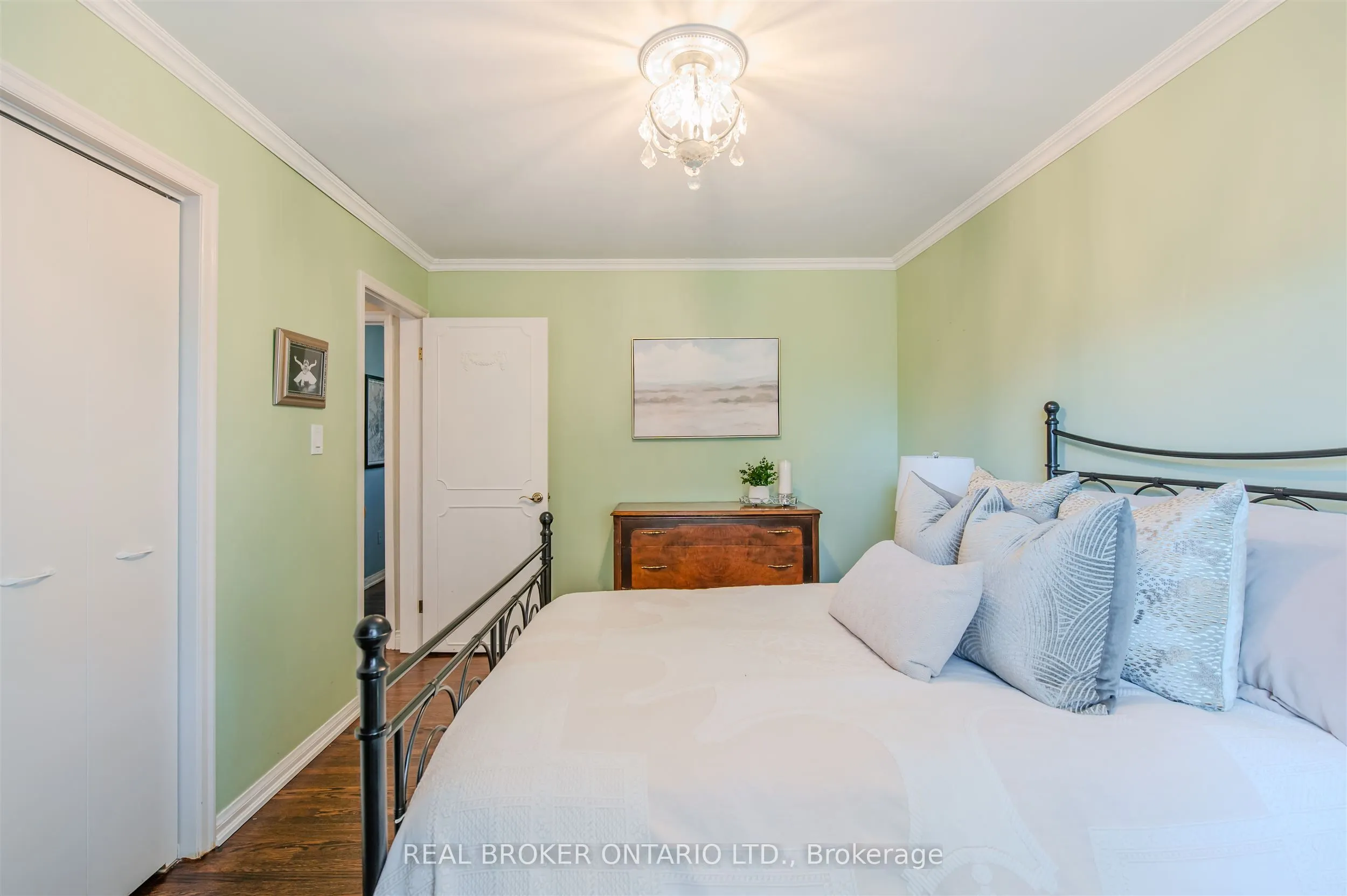 6 Streatham Place